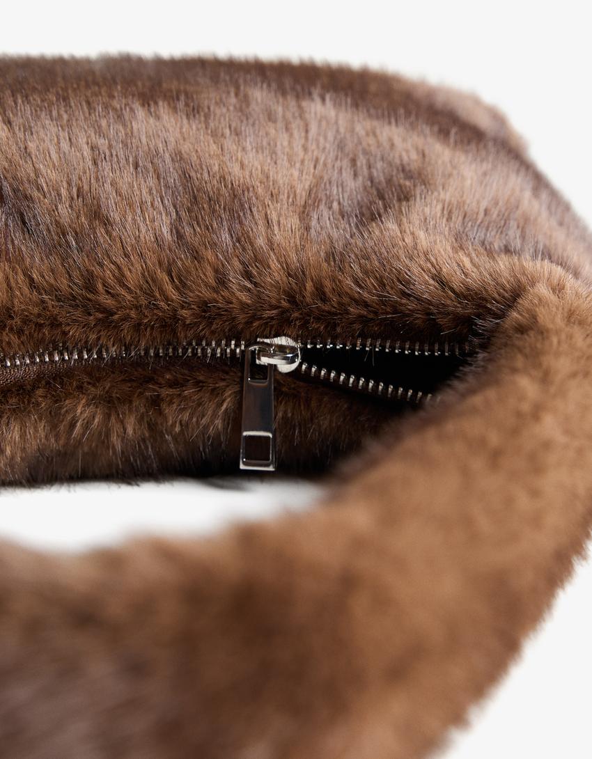 Faux fur shoulder bag-Brown