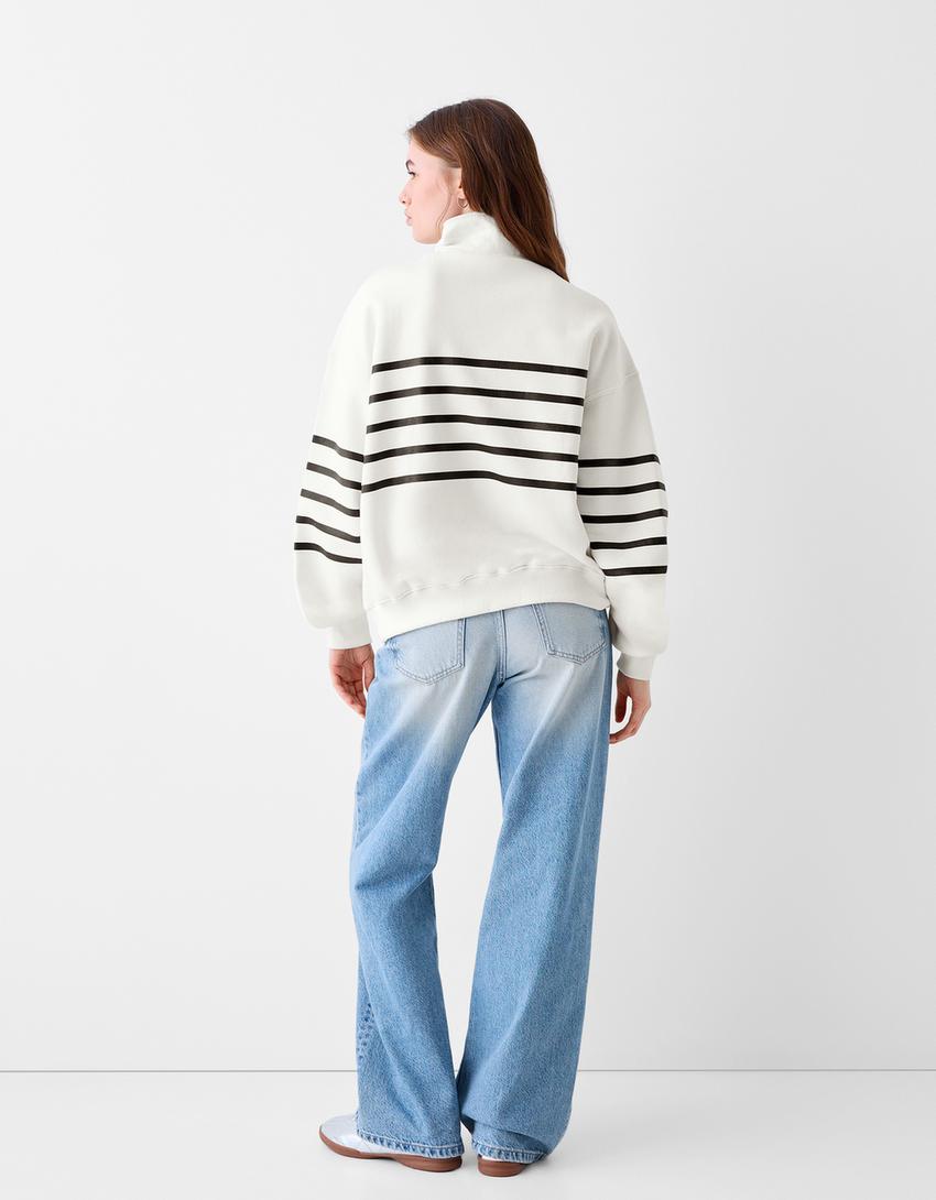 سويت شيرت بطبعة وسحاب-أبيض / أسود-1