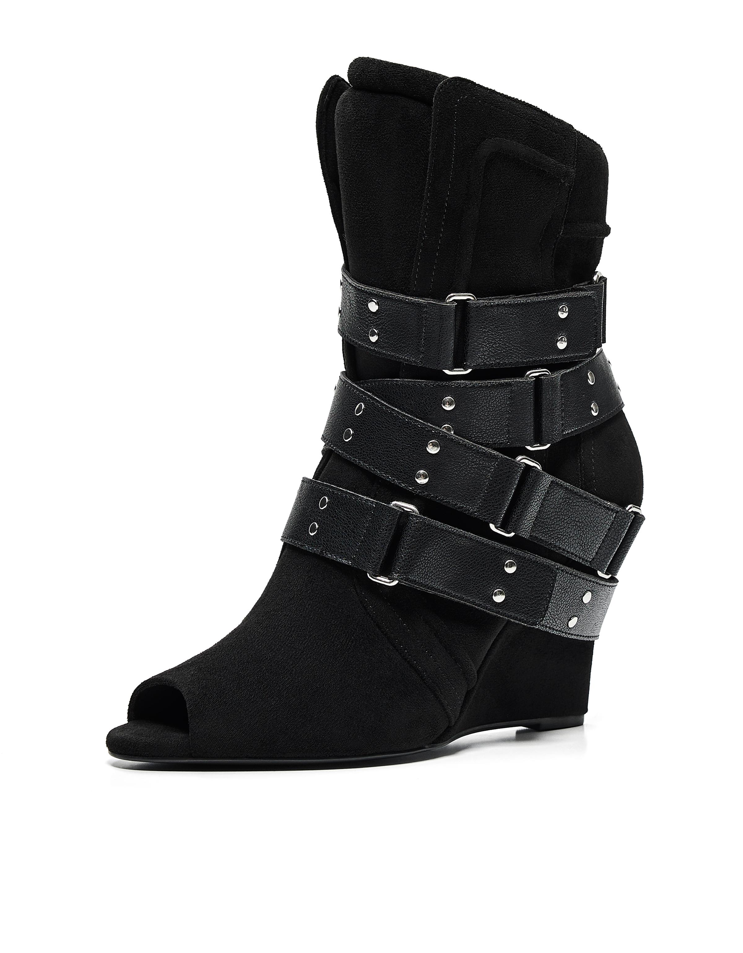 Wedge ankle boots — BLACK