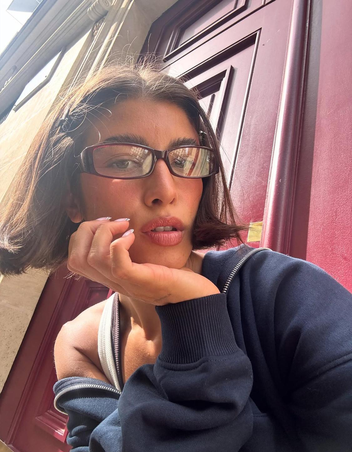 Rectangular resin sunglasses with blue light filter