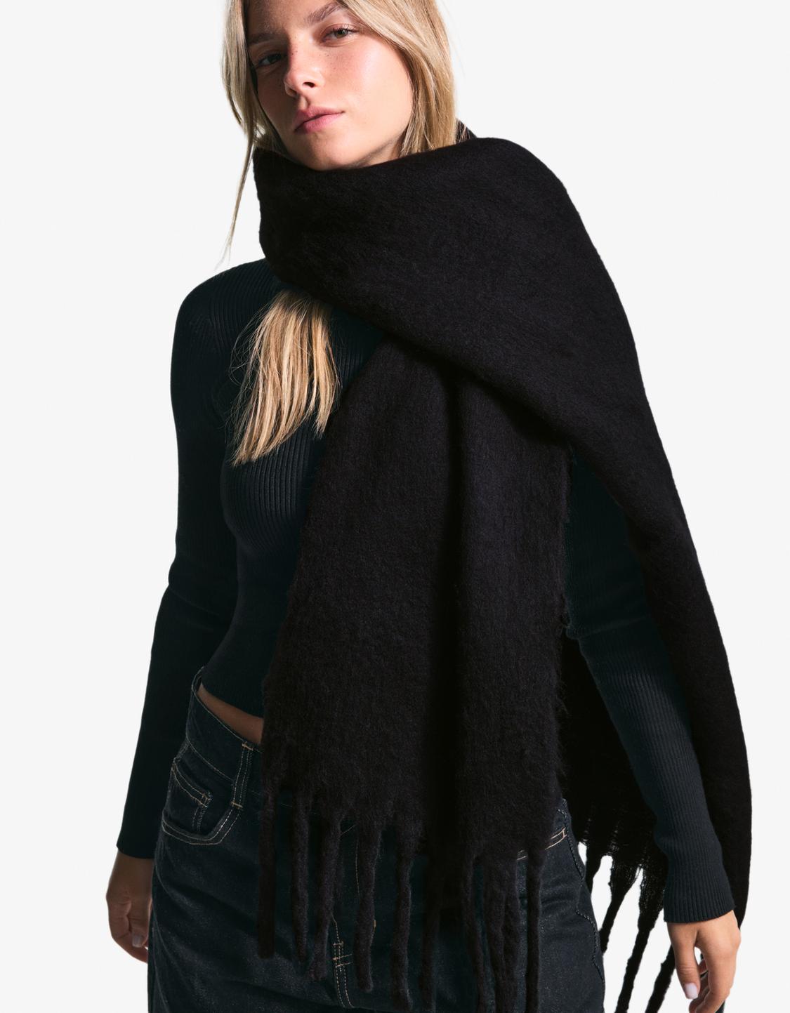 Solid-coloured scarf