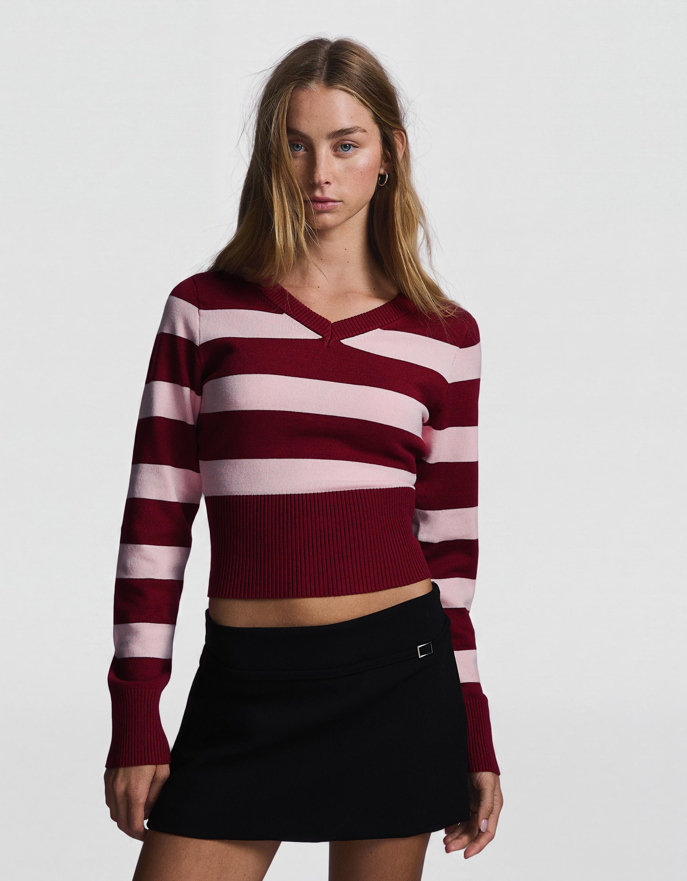 Embroidered V-neck jumper — Burgundy