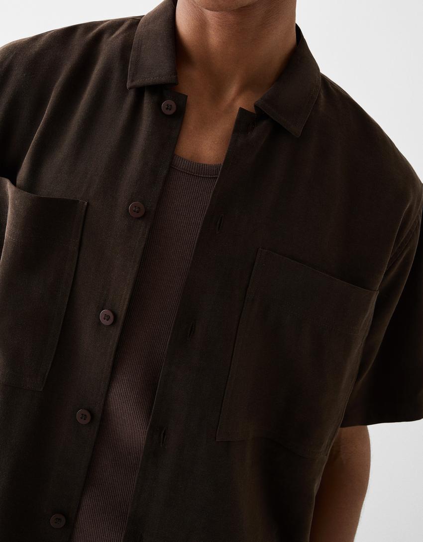 Camisa manga curta tailoring boxy fit-Marrom-5