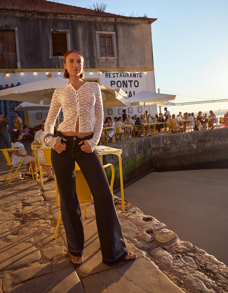 Contrast flared jeans