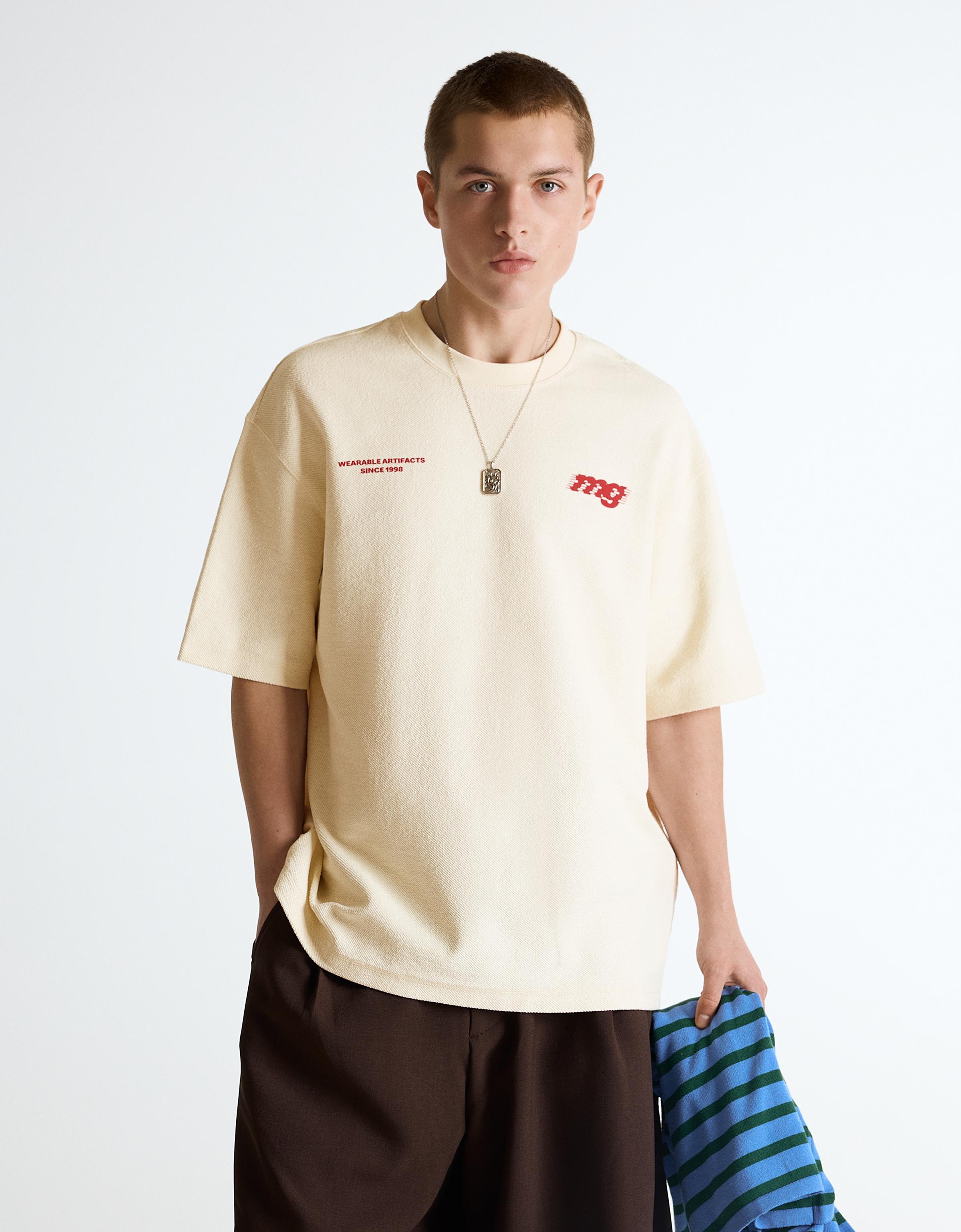 Bershka Camiseta Felpa Print Hombre Beige
