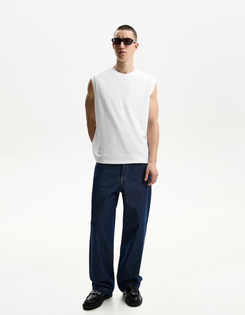 Sleeveless top-White-3