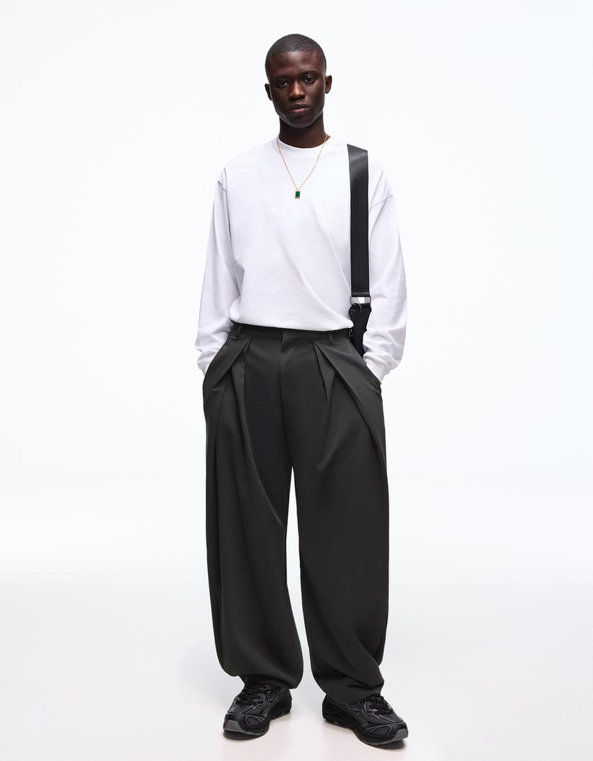 Super baggy tailored fit trousers with darts - Men | Bershka Super baggy tailored fit trousers with darts - Men | Bershka