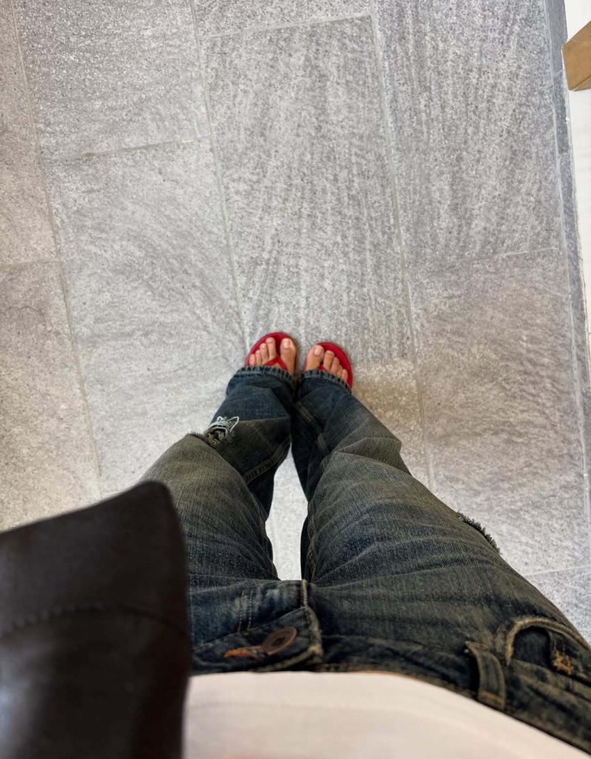 Ripped low-rise straight-leg jeans-Blue