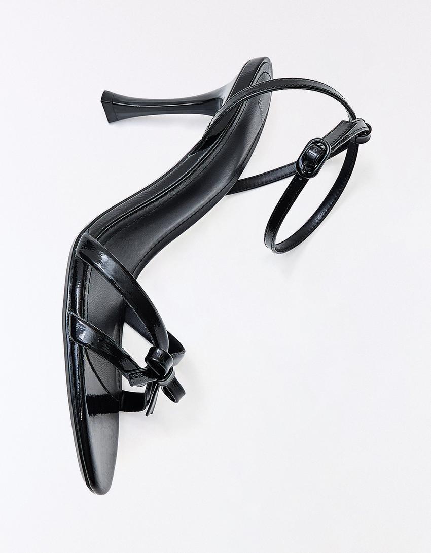 Sandali con tacco a fiocco-Nero