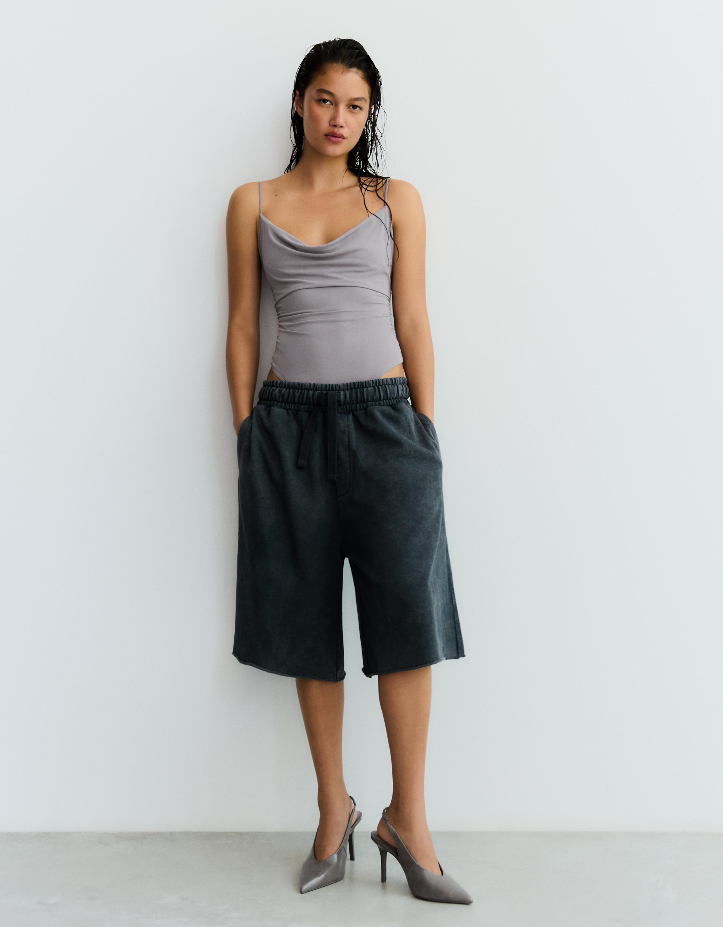 Draped strap body — Grey