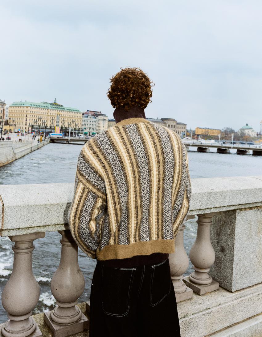 Pullover mit Print-Braun