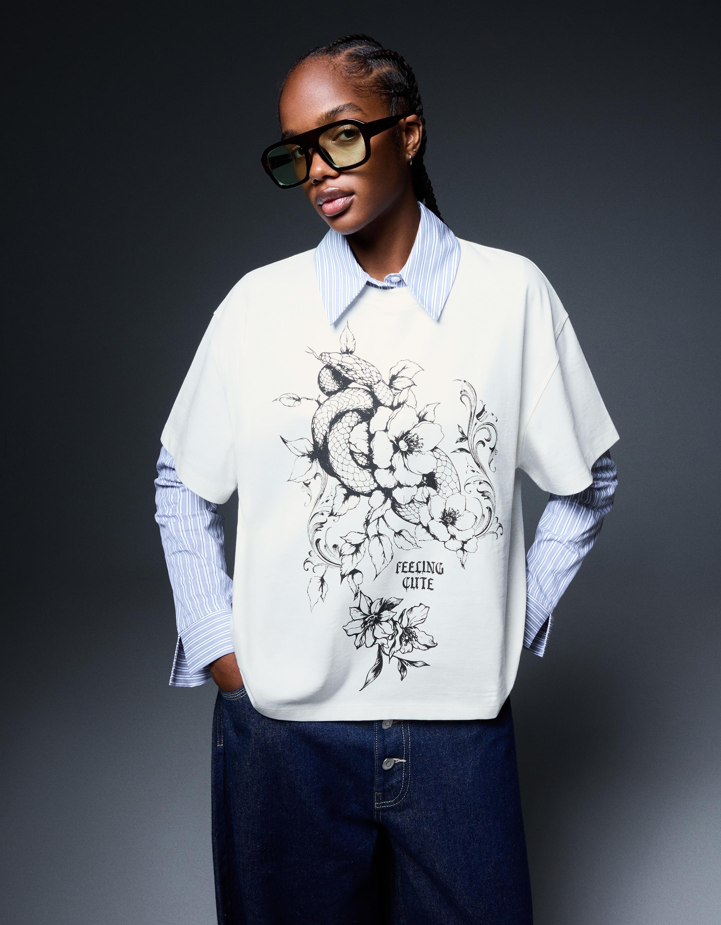 Bershka Oversize-T-Shirt Mit Kurzen Ärmeln Und Print Damen Xs Rohweiß