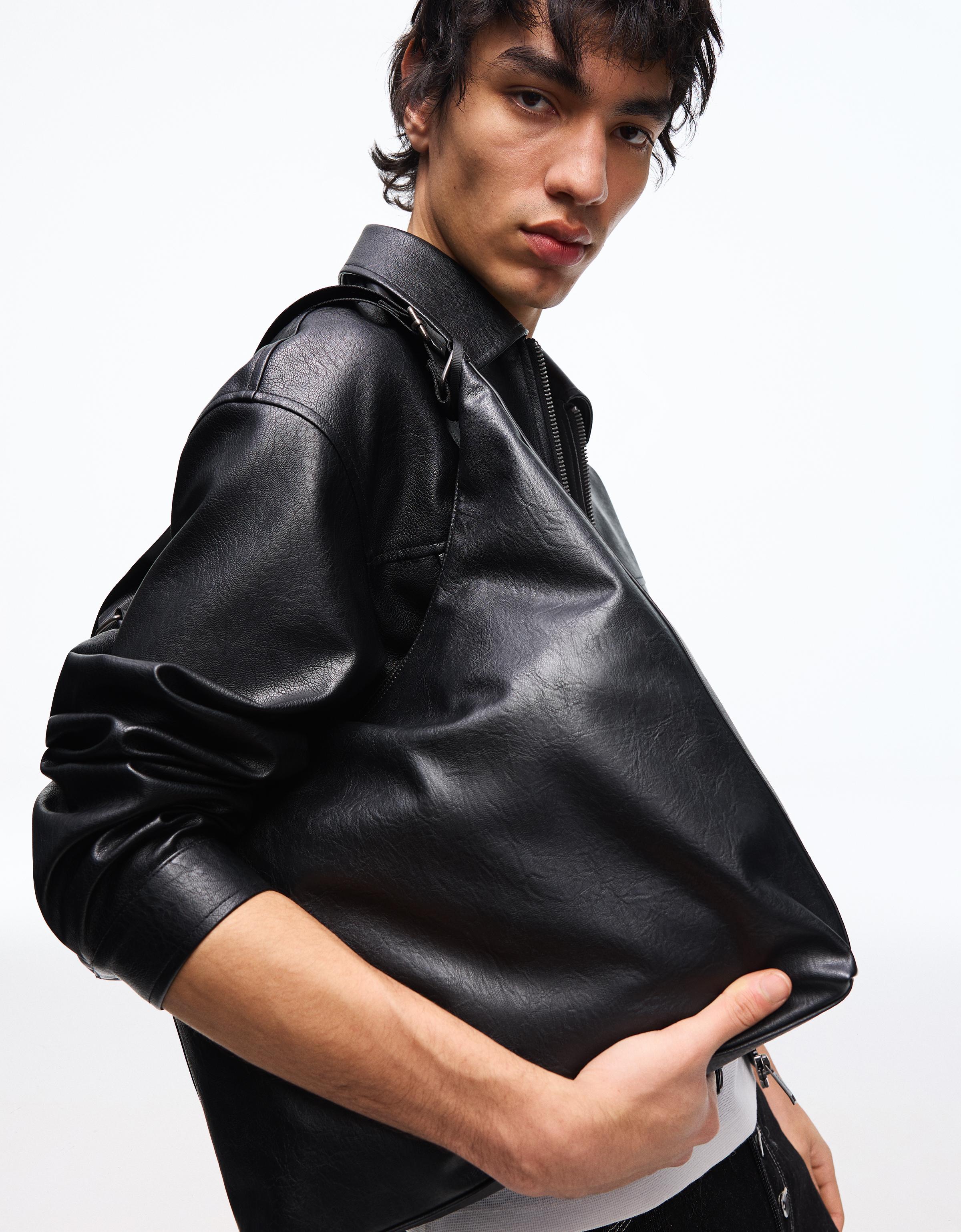 Bershka Beuteltasche Aus Kunstleder Herren Schwarz