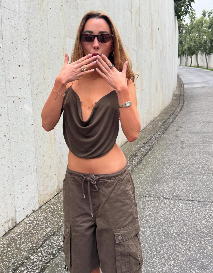 Lyhyt toppi kauluksella-Khaki-3