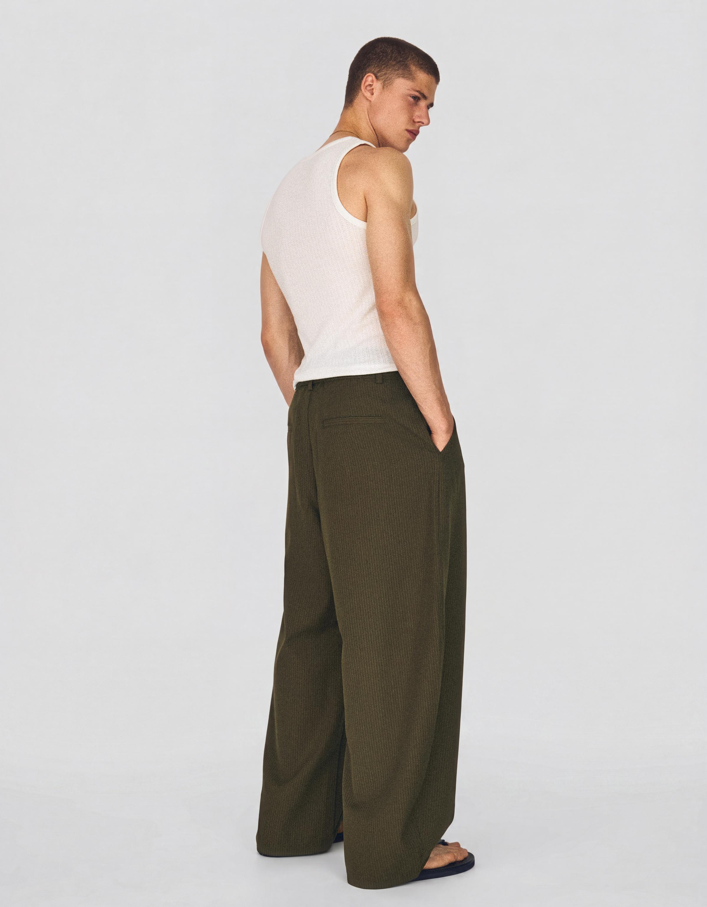 Barrel-leg trousers with darts and belt — Khaki
