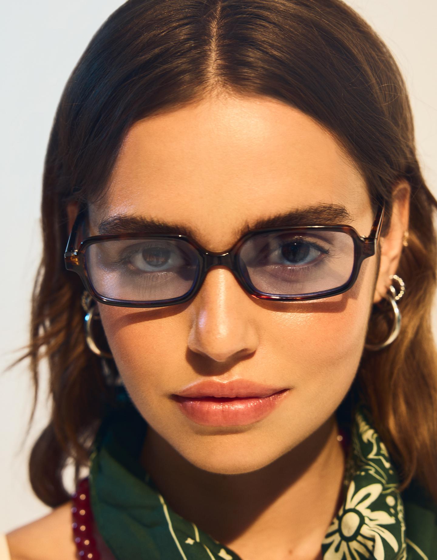 Bershka prostokątne okulary w szylkretowej oprawce niebieski