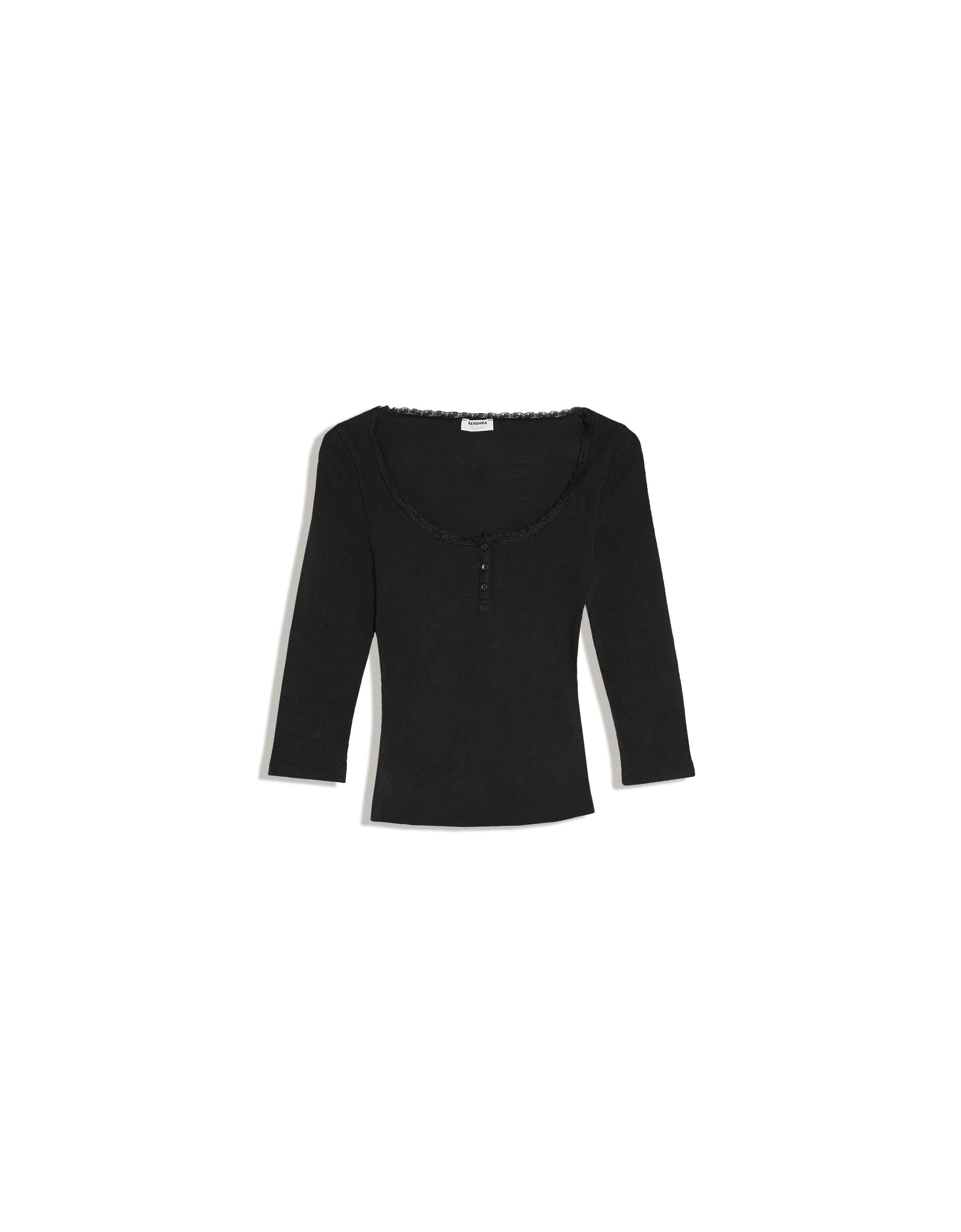 Lace V-neck long sleeve T-shirt — Black