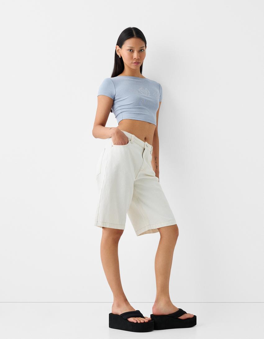 Cropped T-shirt with open back and rhinestones-Light blue