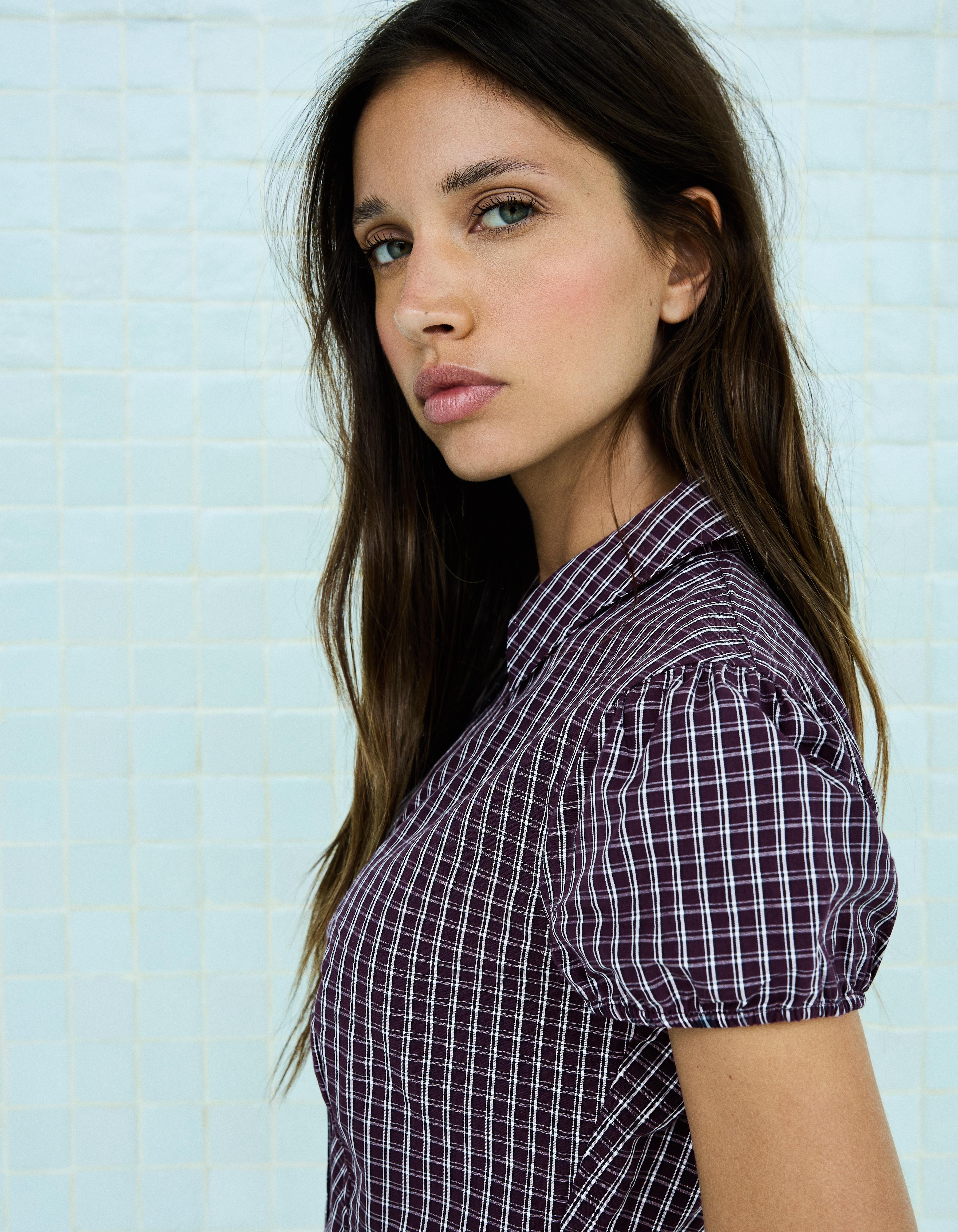 Short sleeve poplin tie-front shirt — Maroon