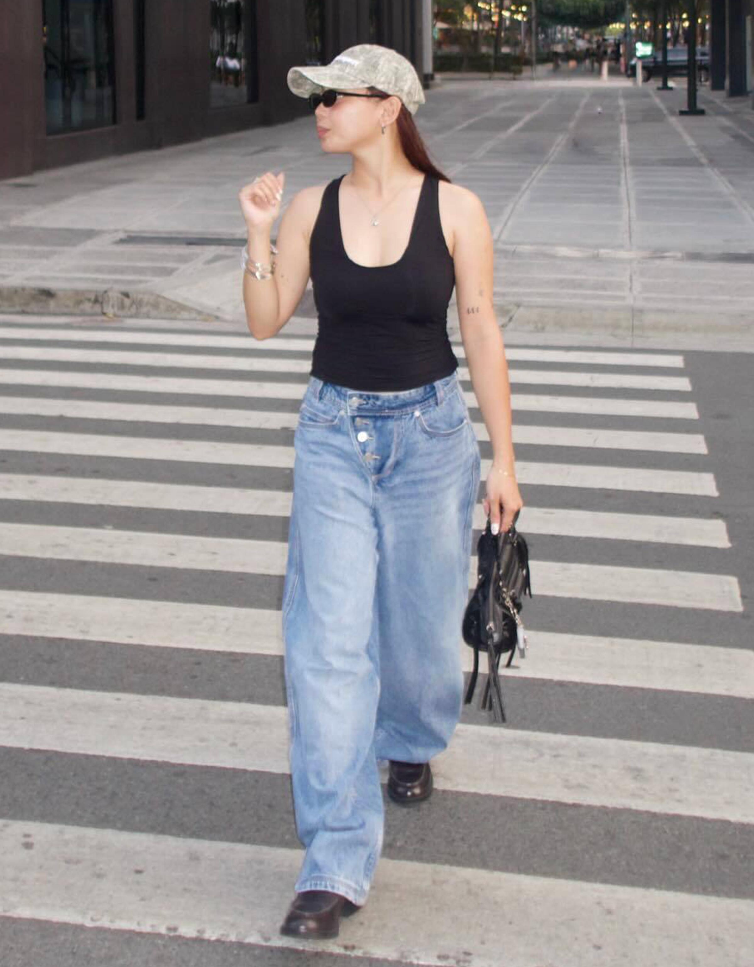 Düşük bel, önü düğmeli, geniş paça barrel jean - Görsel 48