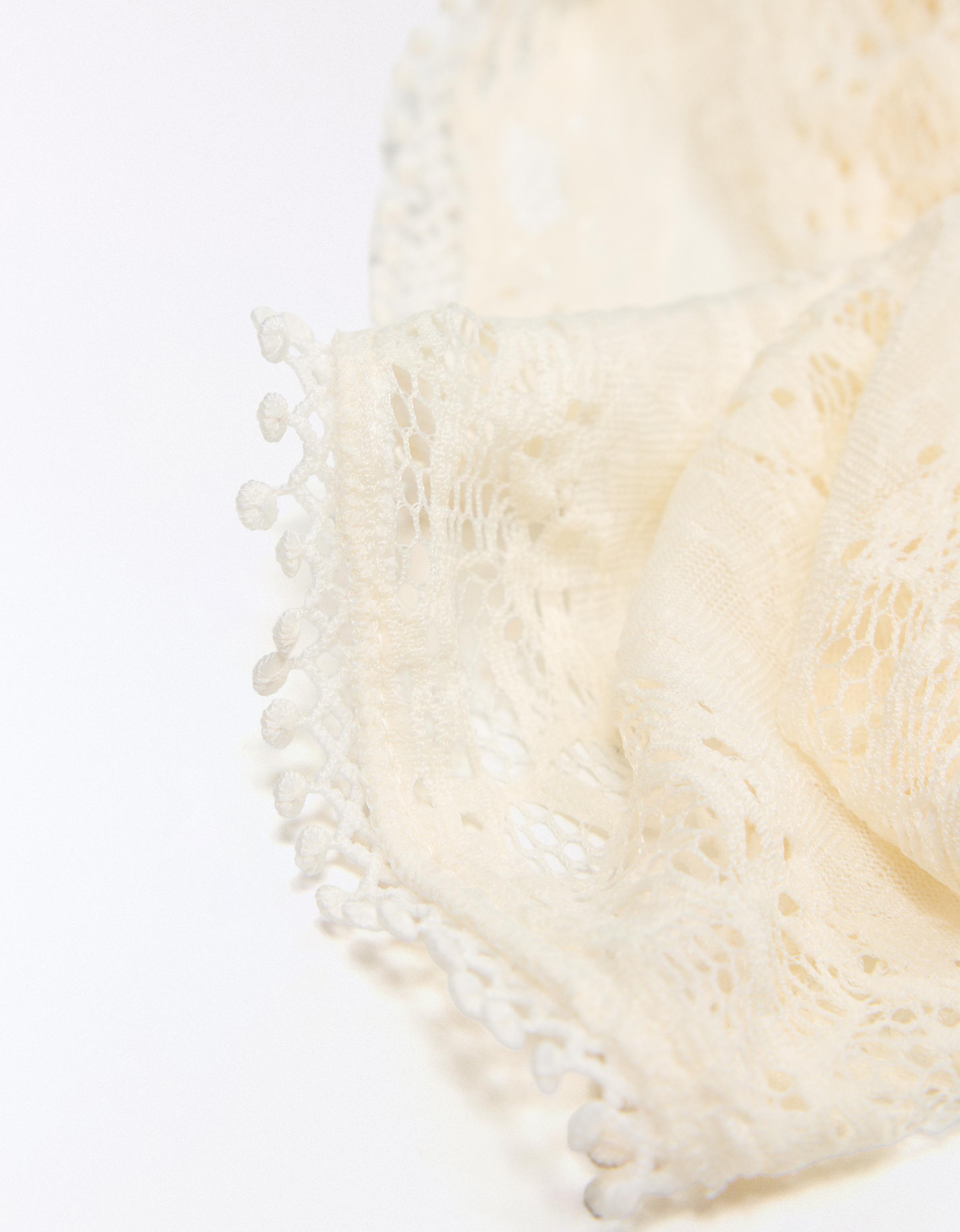 Lace scarf — Cream