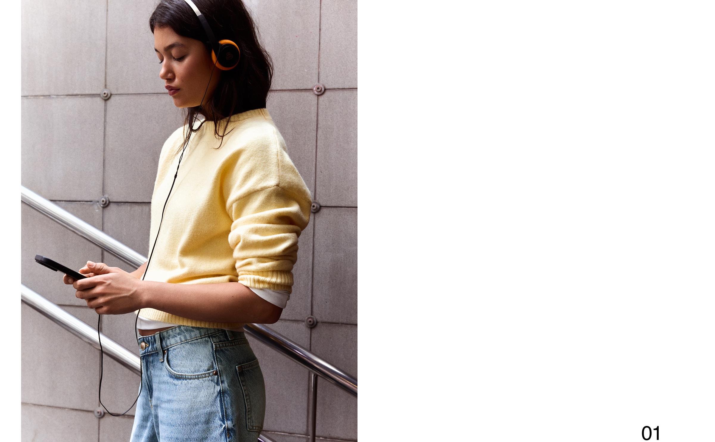 Round neck jumper — Yellow