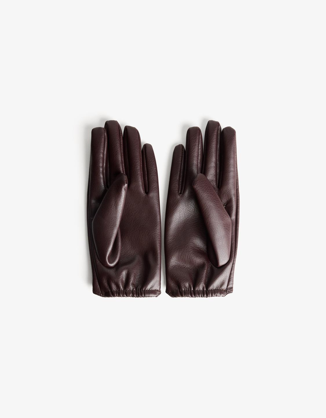 Leather effect gloves
