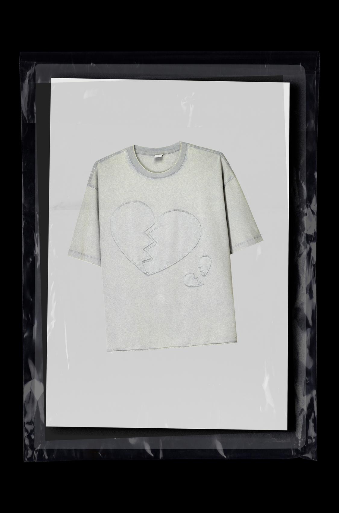 Cropped short sleeve T-shirt with patch