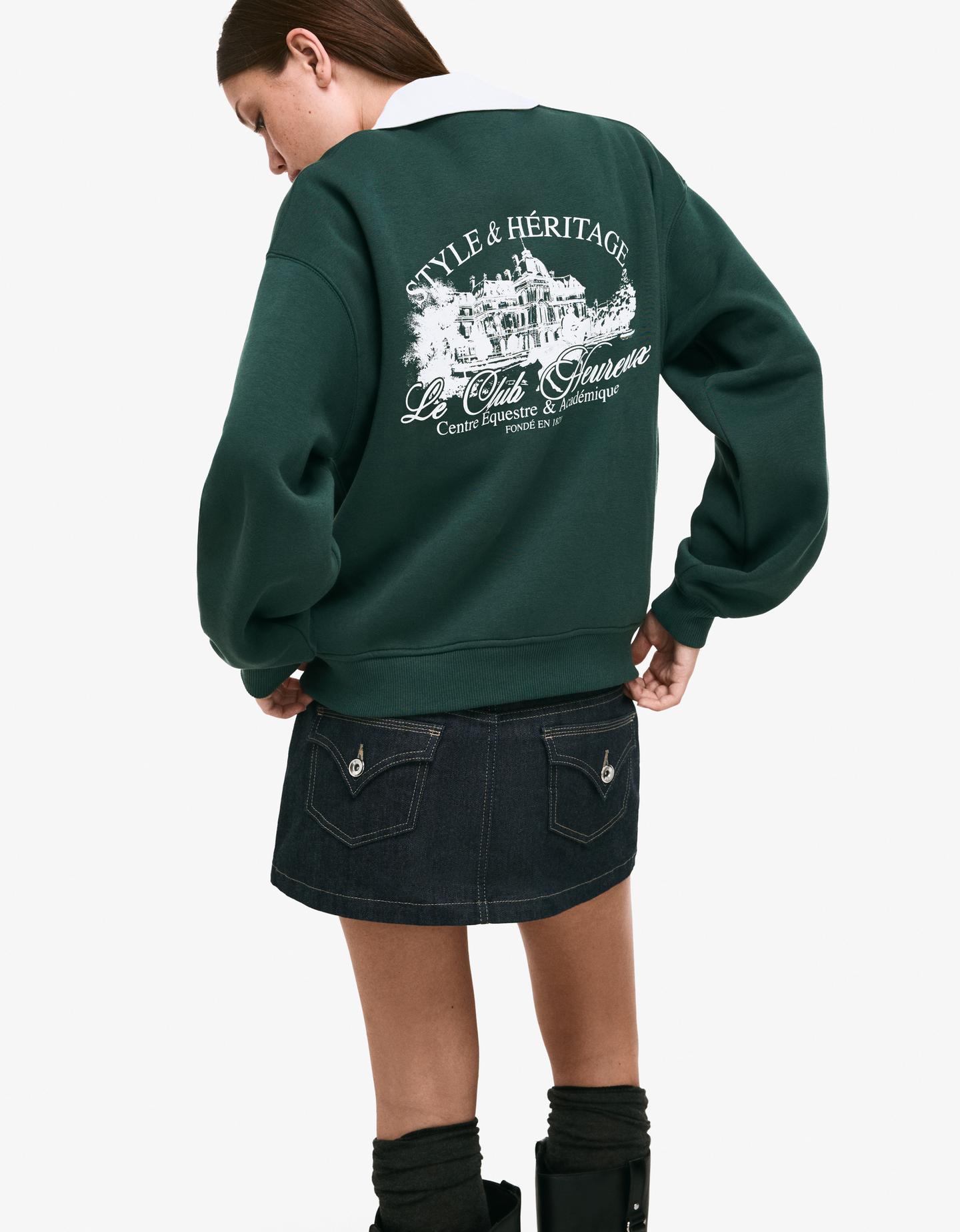 Bershka sweter z kołnierzykiem polo z nadrukiem zielony