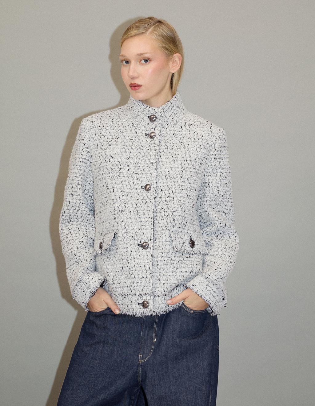 Buttoned fabric blazer