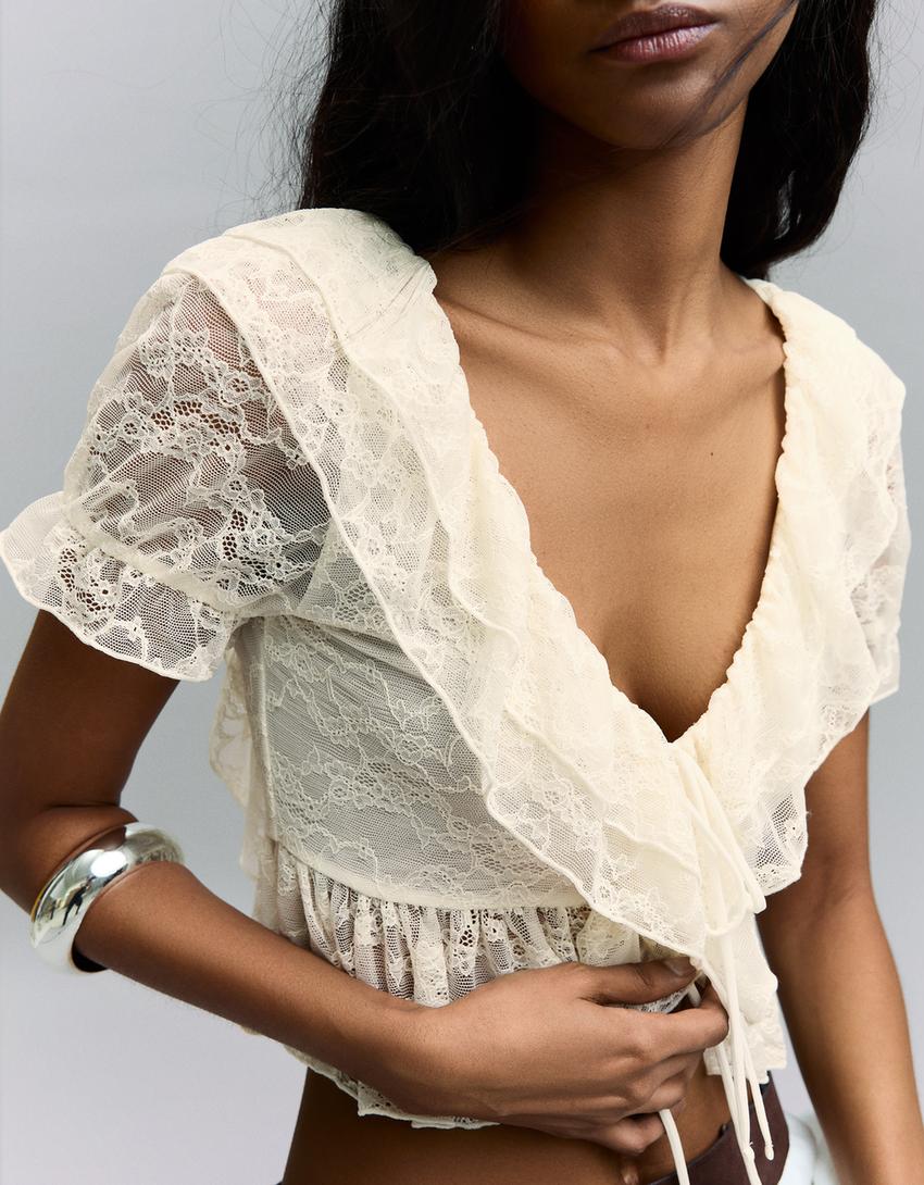 Fırfırlı dantelli crop bluz-Bej