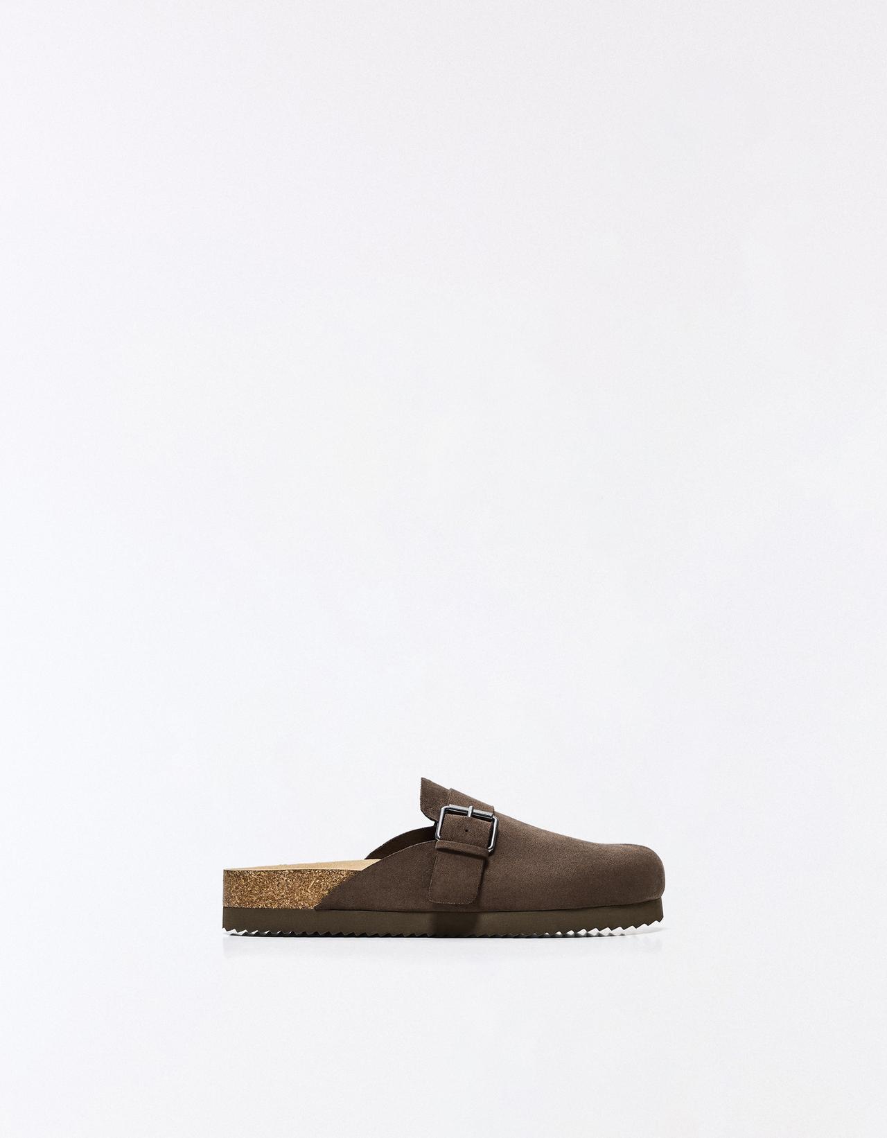 Basic buckle clogs — BROWN