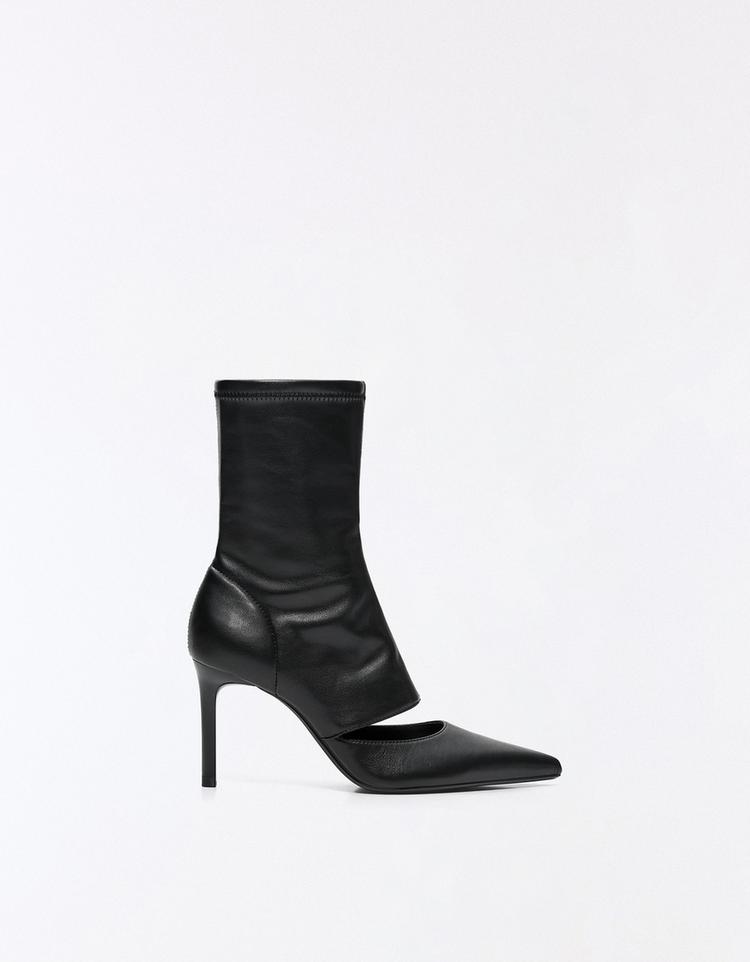 Cut-out heeled shoes — BLACK