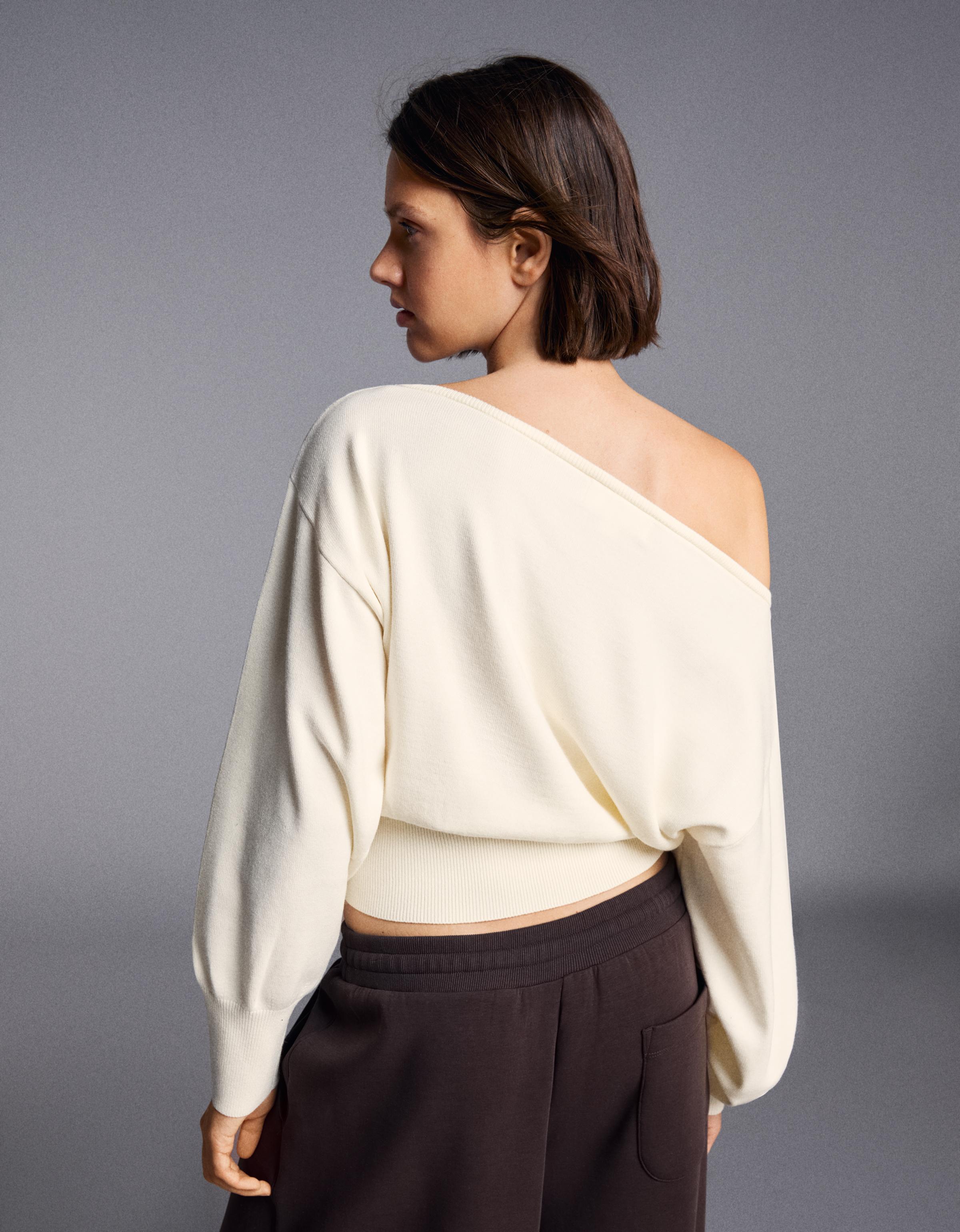 Asymmetric neck jumper — Cream