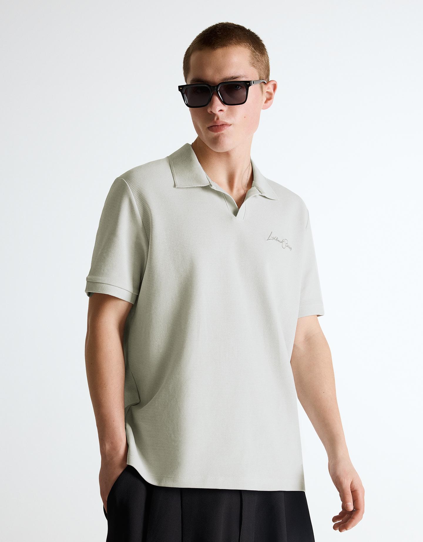 Bershka koszulka polo z krótkim rękawem i haftem popielaty