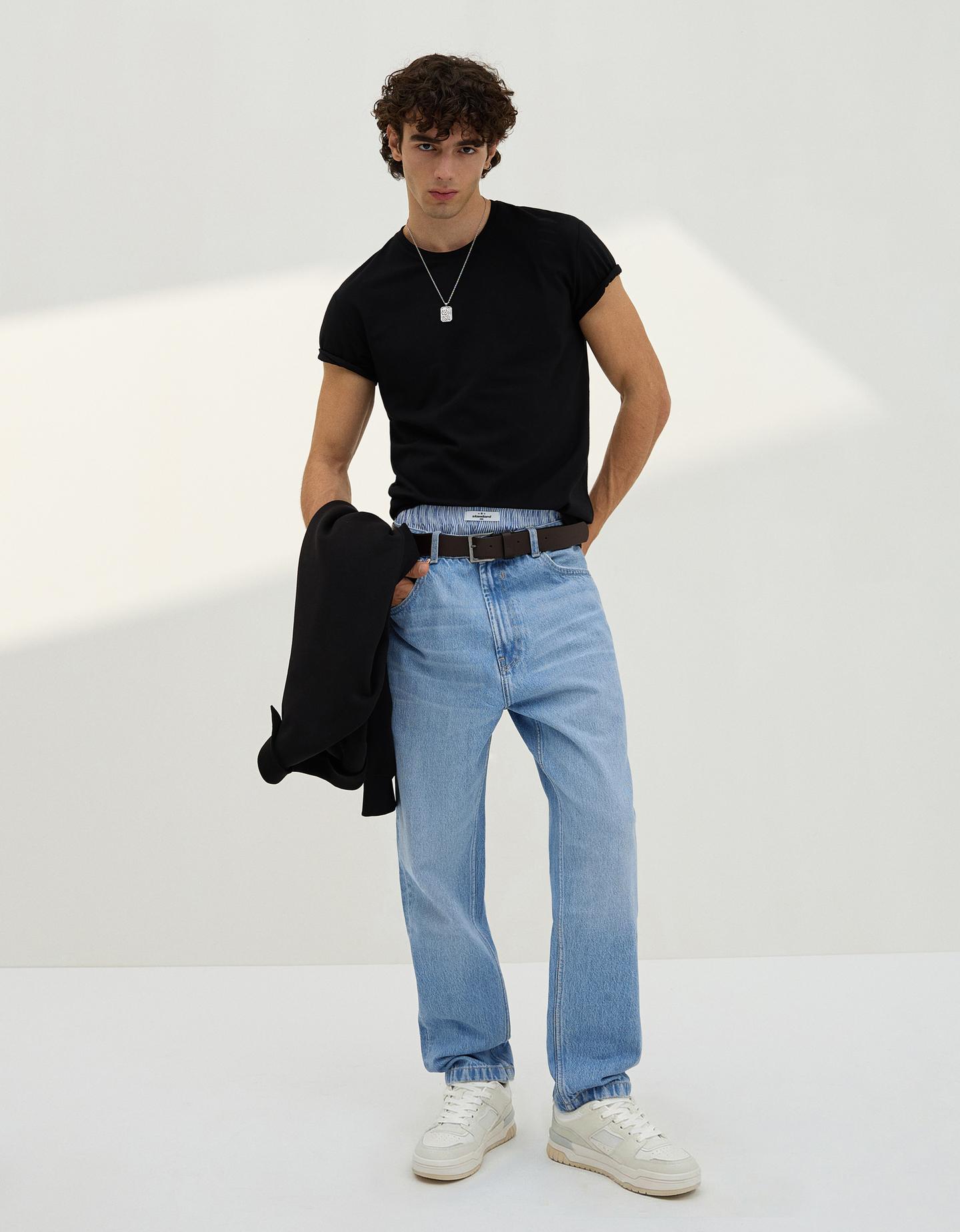 Bershka jeansy o kroju loose wyblakły niebieski