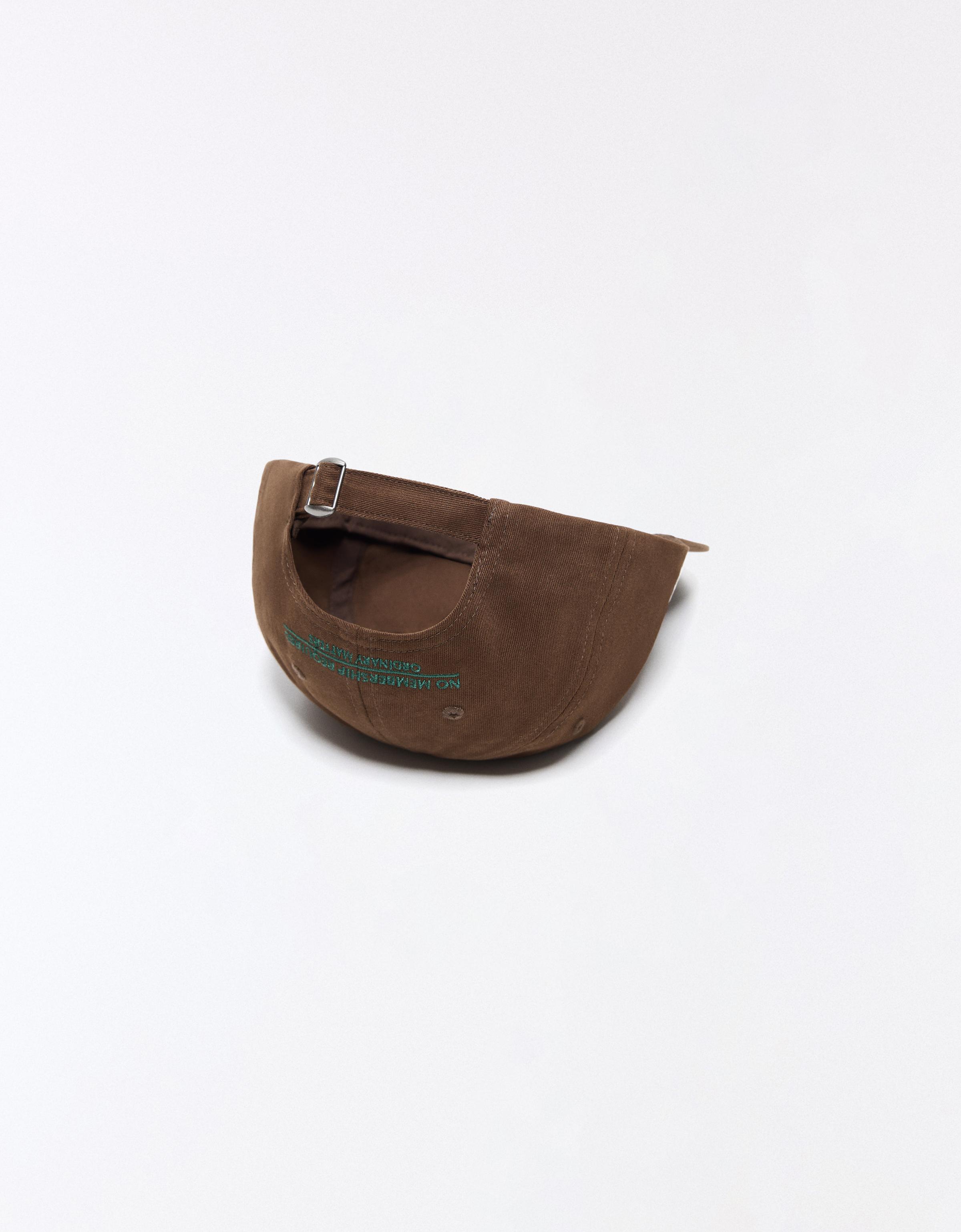 Embroidered flat peak cap — Brown