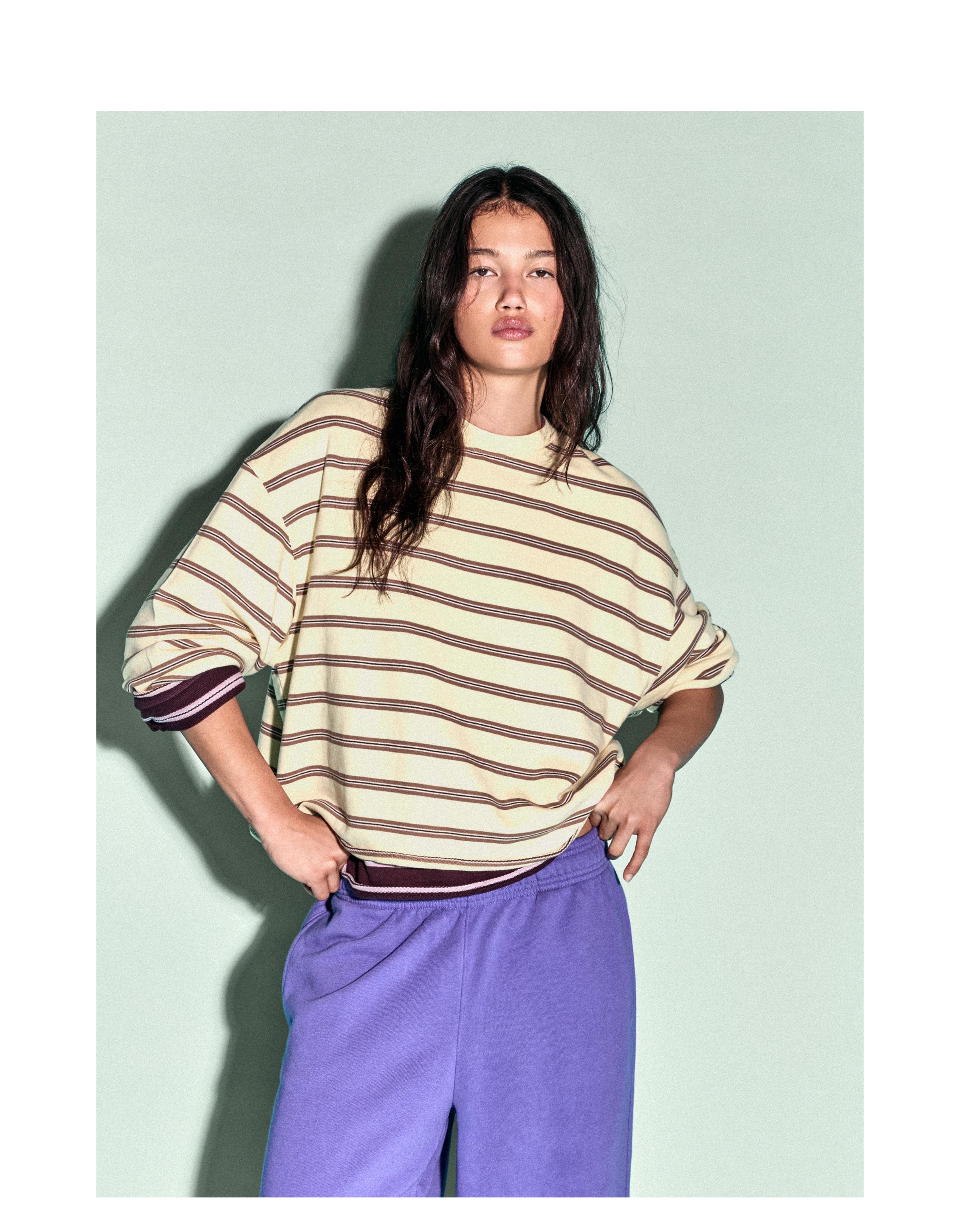 Striped round neck sweatshirt — Yellow