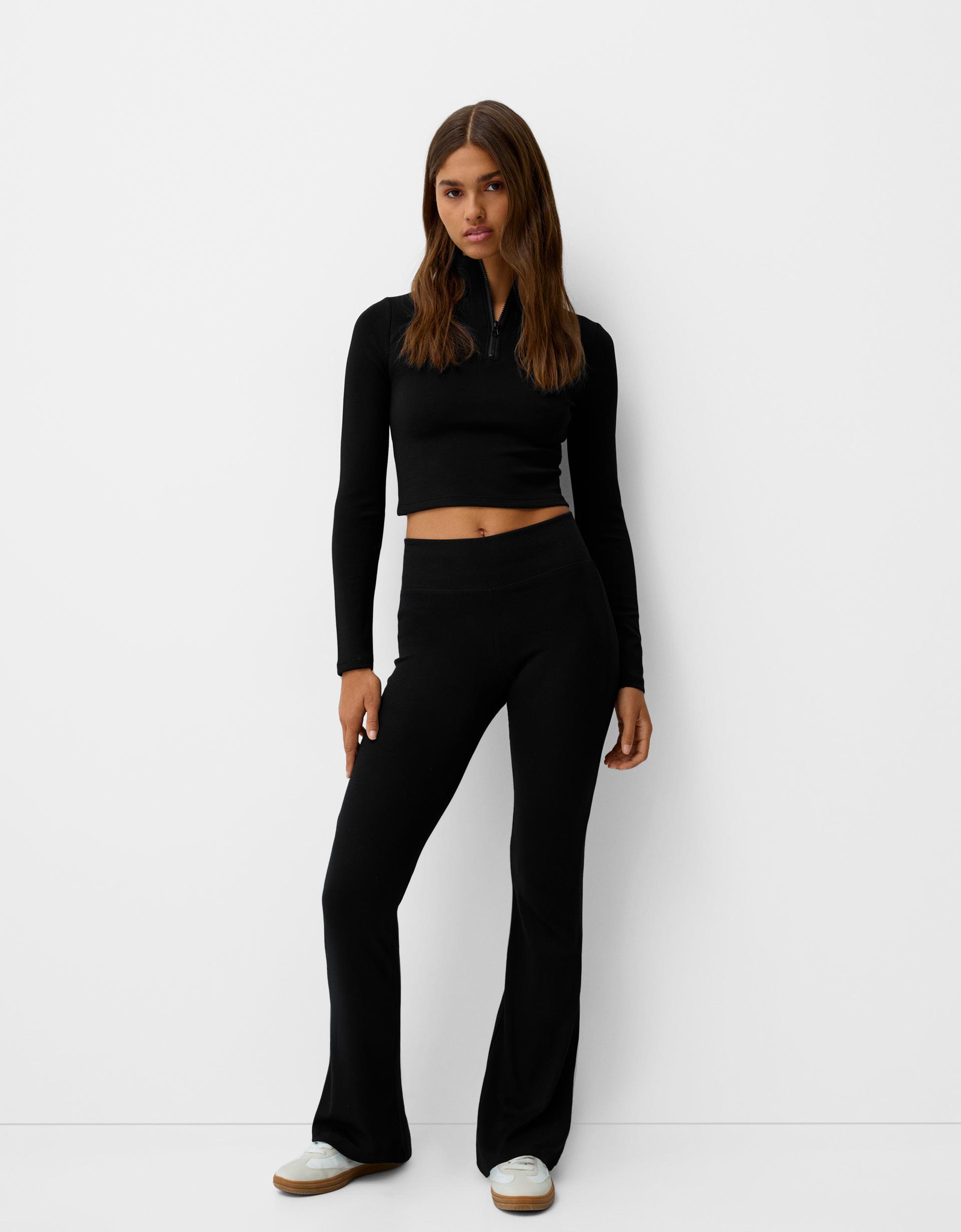 Pantalon Flare Pantalon En Maille Bershka Bershka Pantalon évasé à