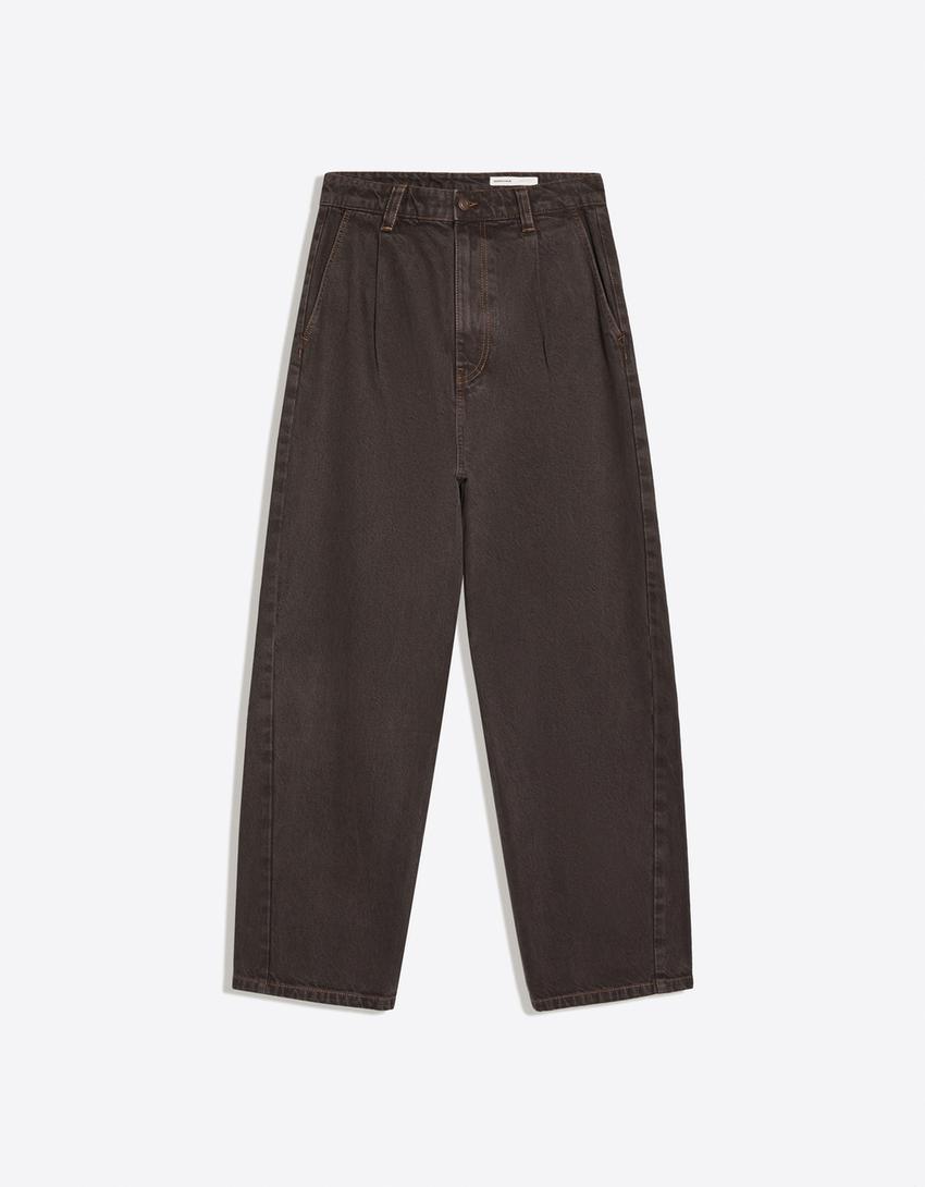 Jeans a gamba larga con pinces-Marrone