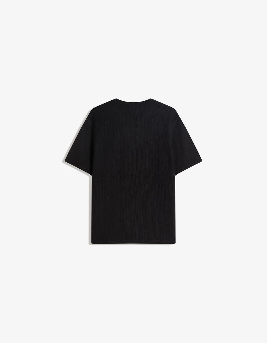 Textured short sleeve T-shirt-Black