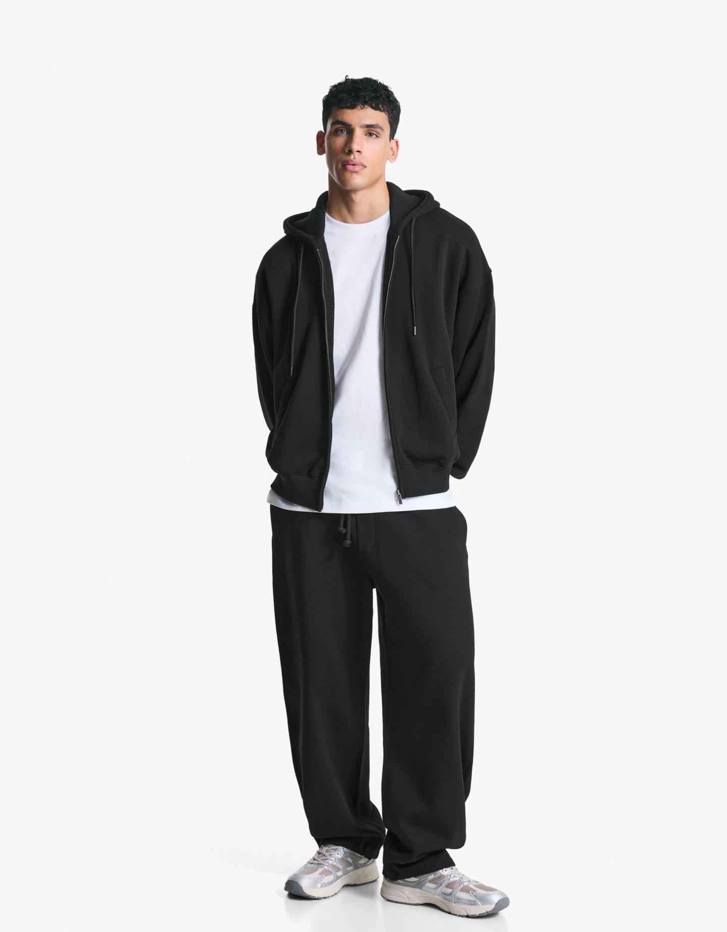 Bershka spodnie o kroju balloon czarny