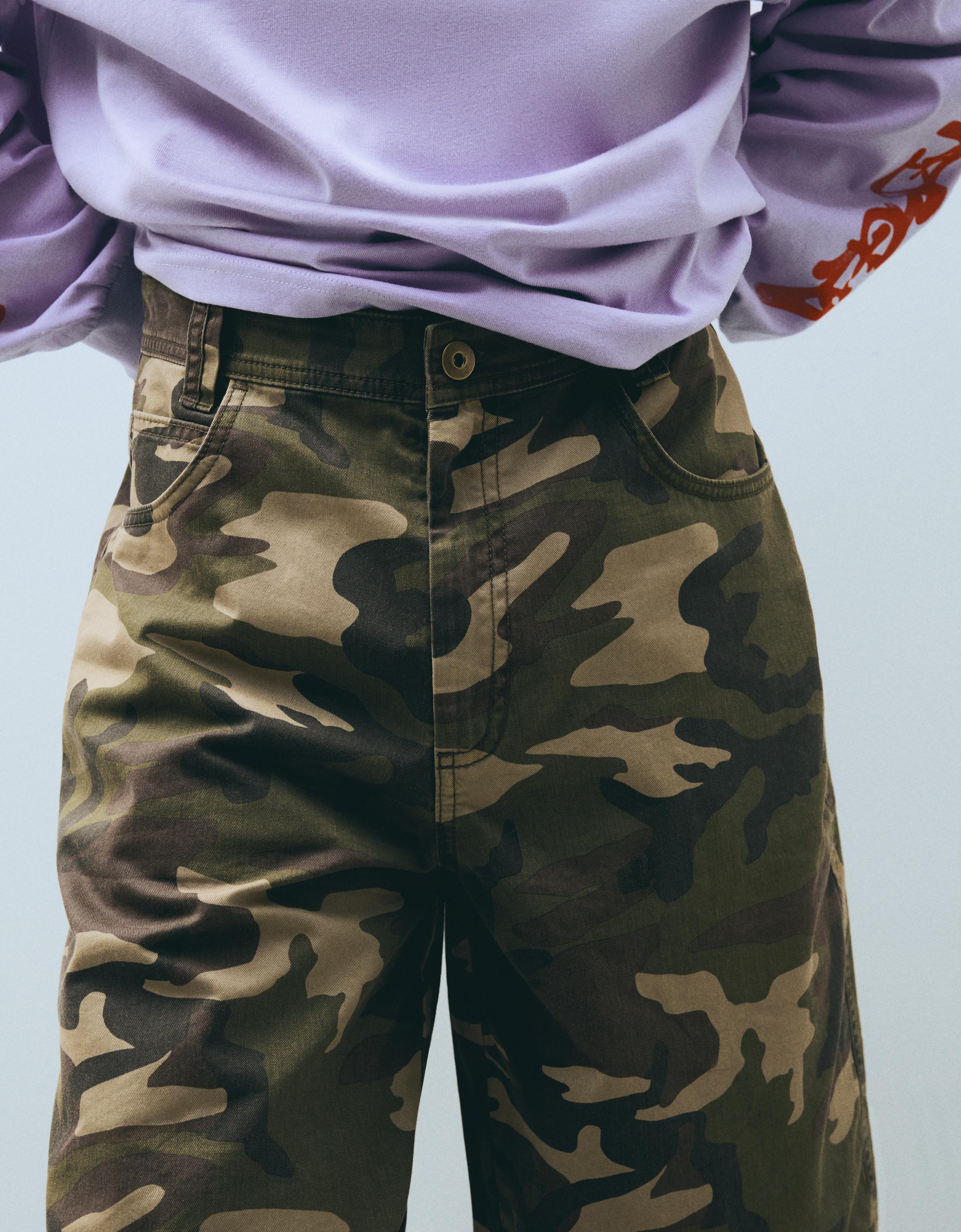 Printed skater Bermuda shorts — Khaki