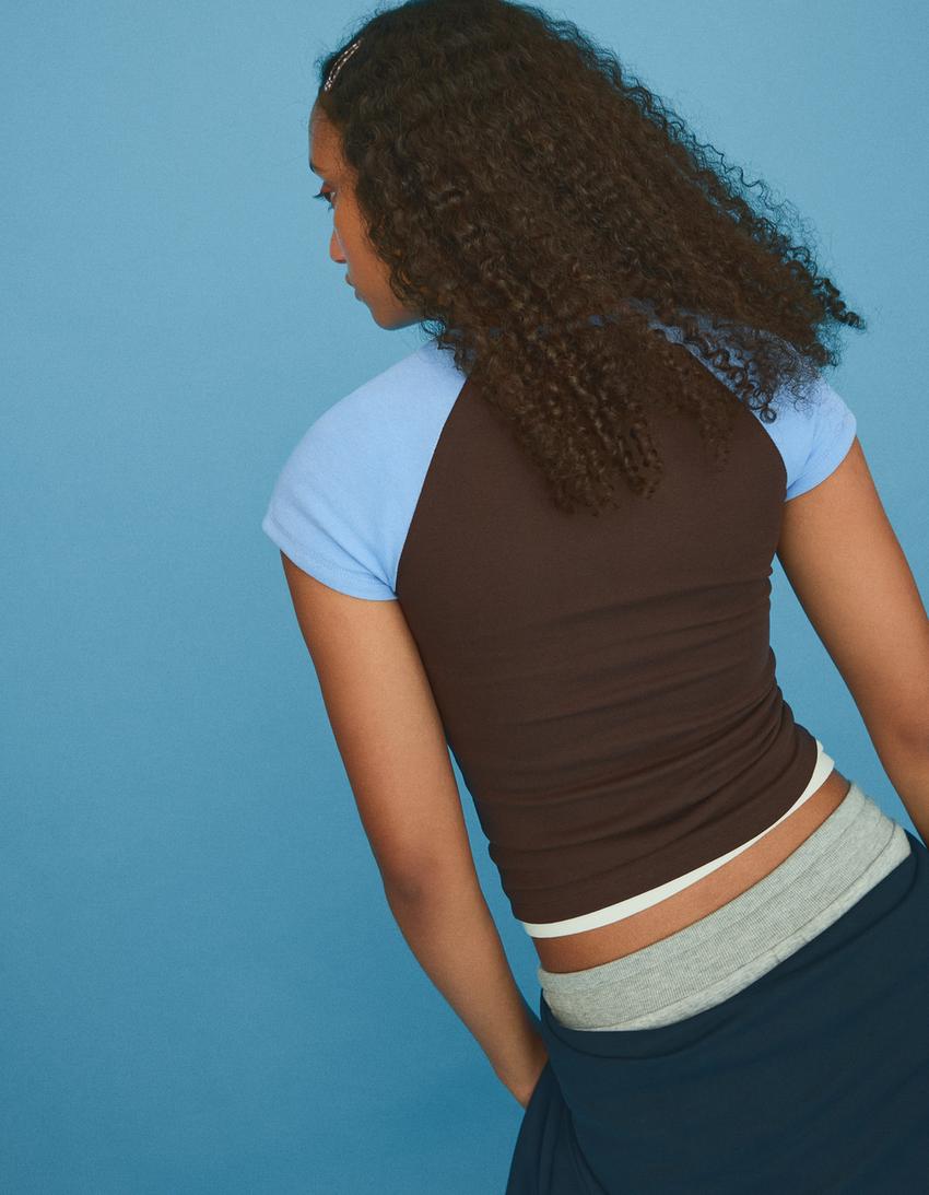 Figurbetontes Raglan-Shirt-Braun