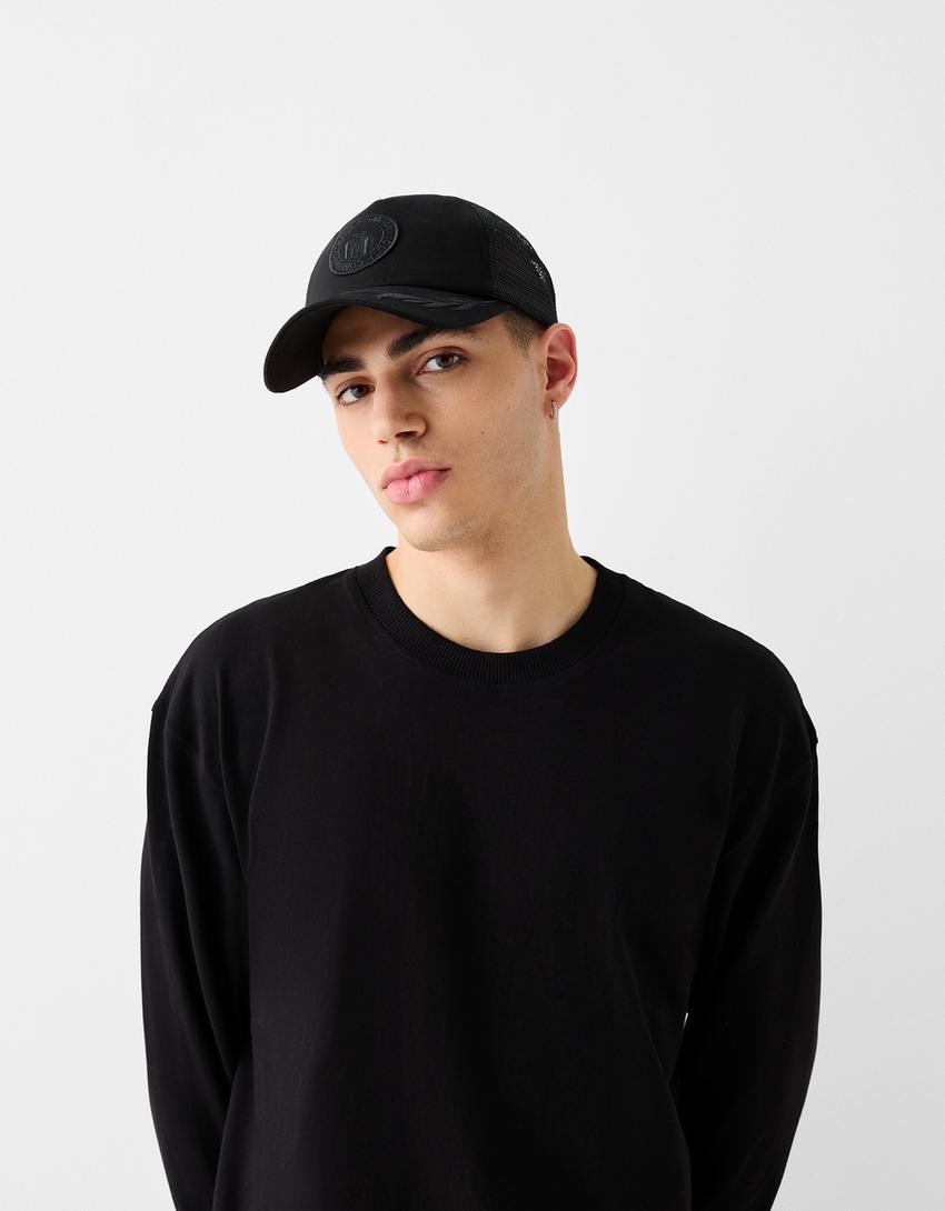 كاب تراكر-أسود-3