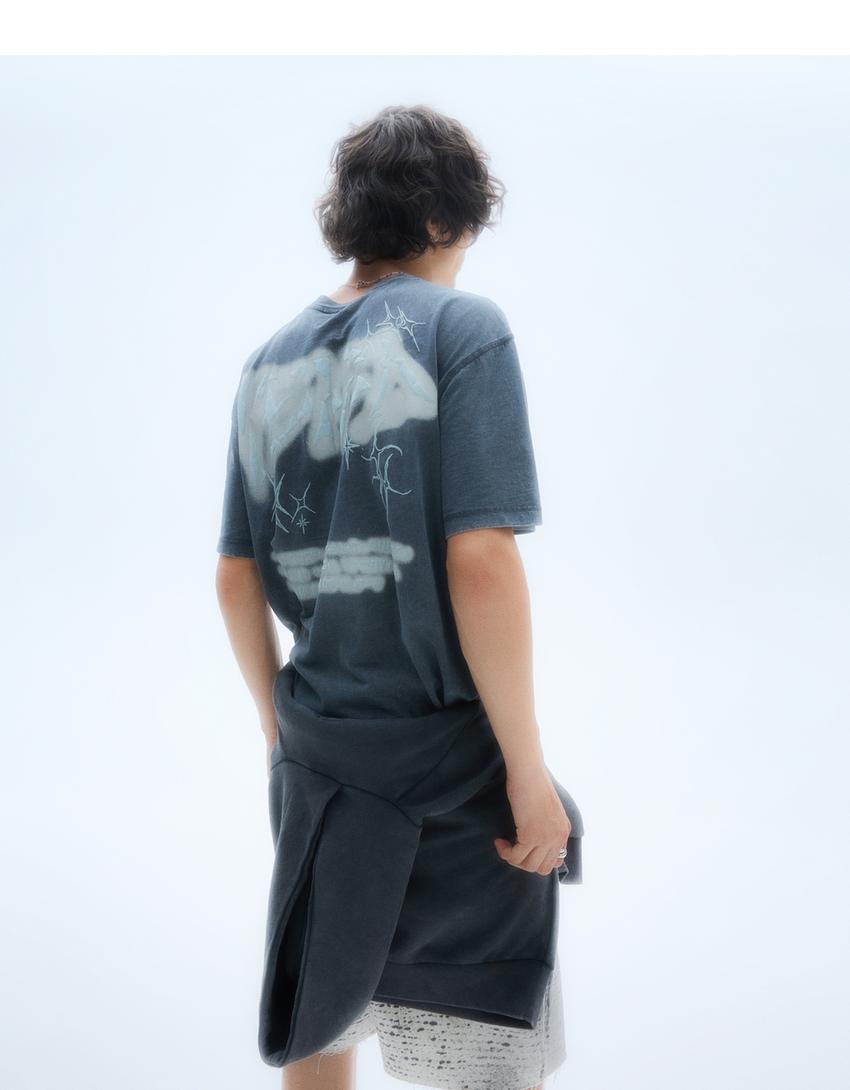 تيشرت بأكمام قصيرة وطبعة-رمادي