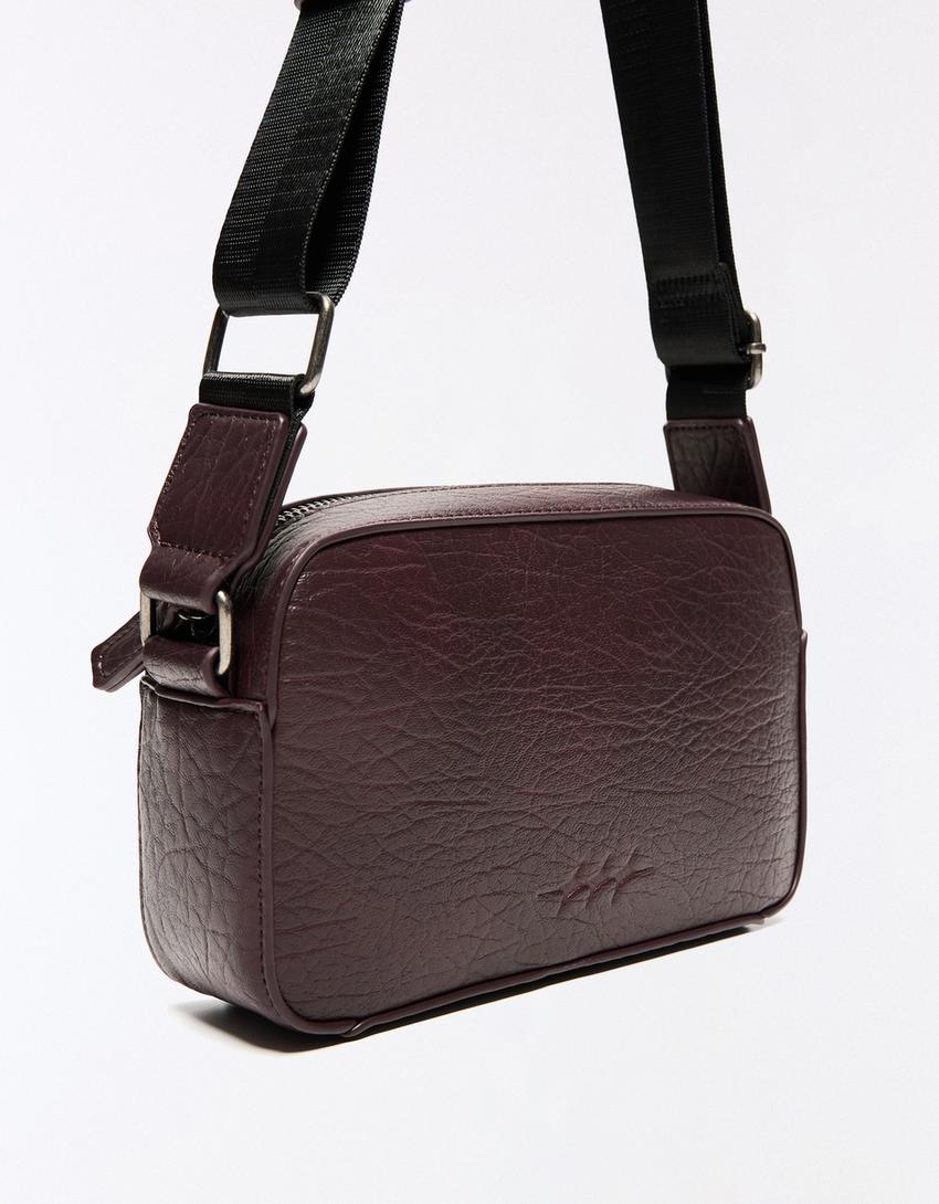 Bolso bandolera estrellas relieve-Granate