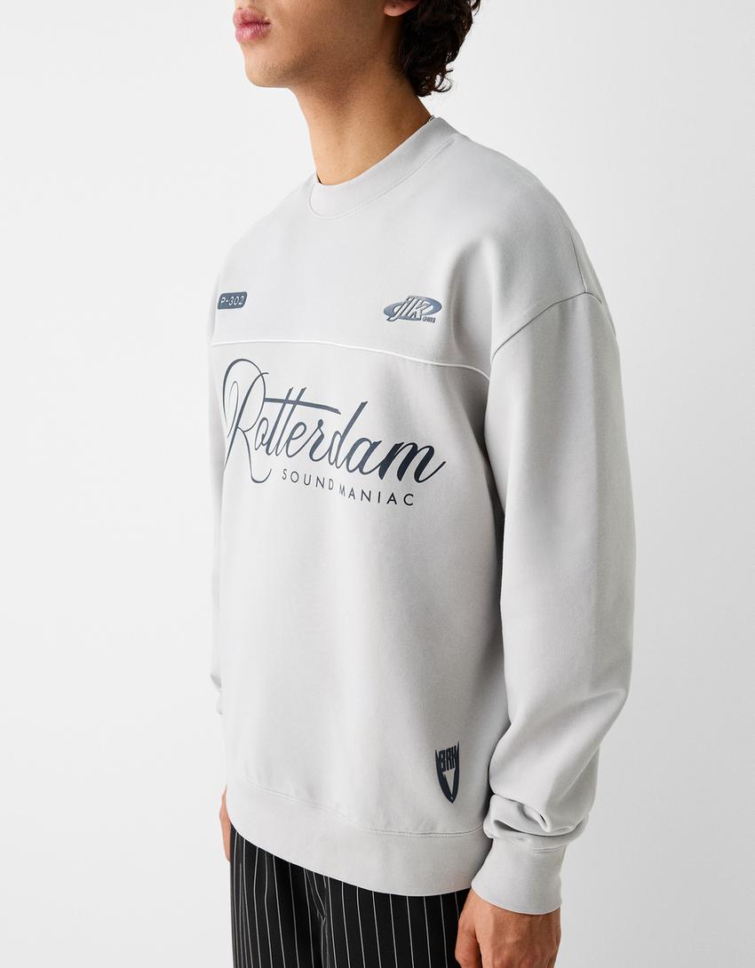 سويت شيرت بطبعة وياقة دائرية-رمادي-2