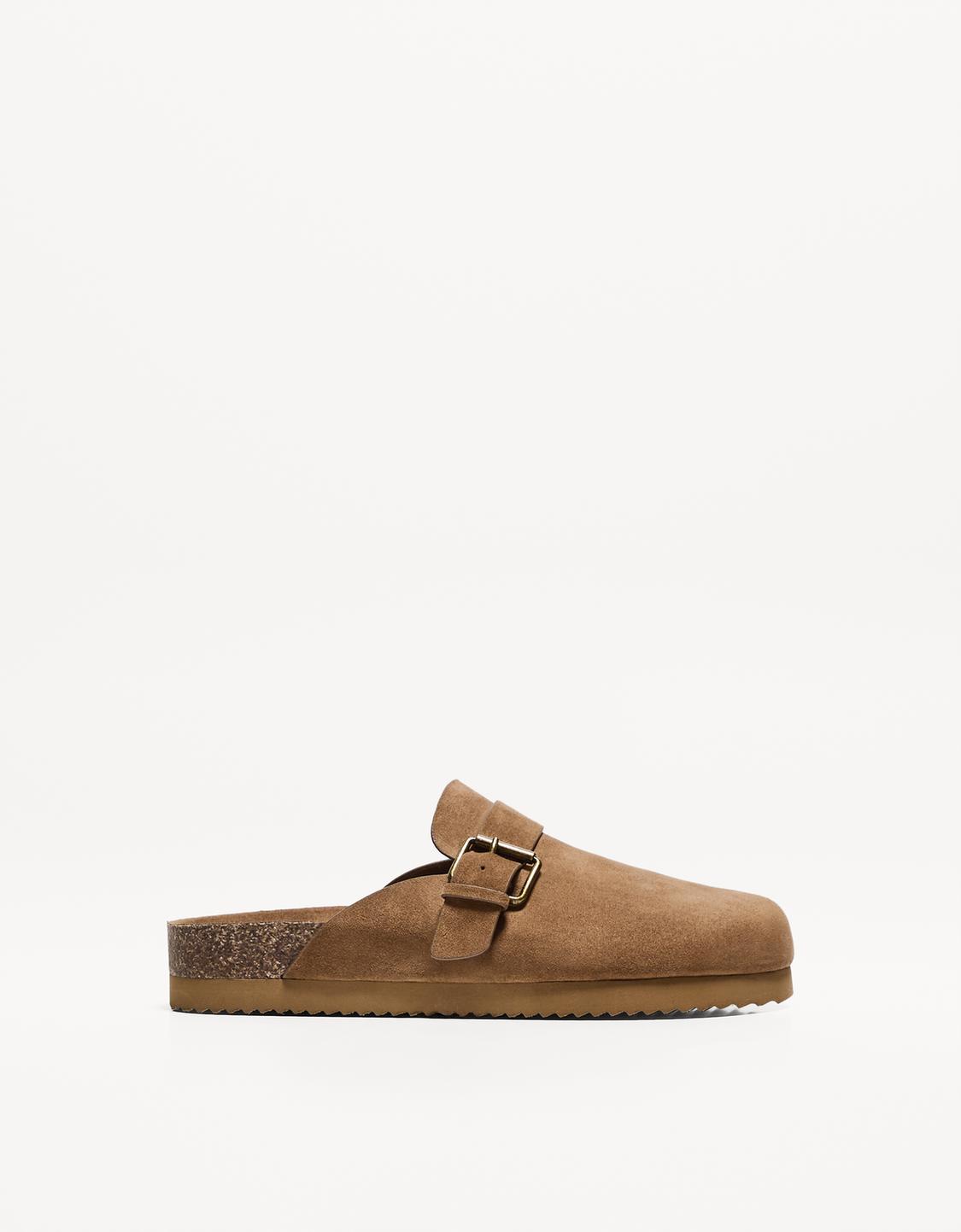 Clogs met gesp en studs