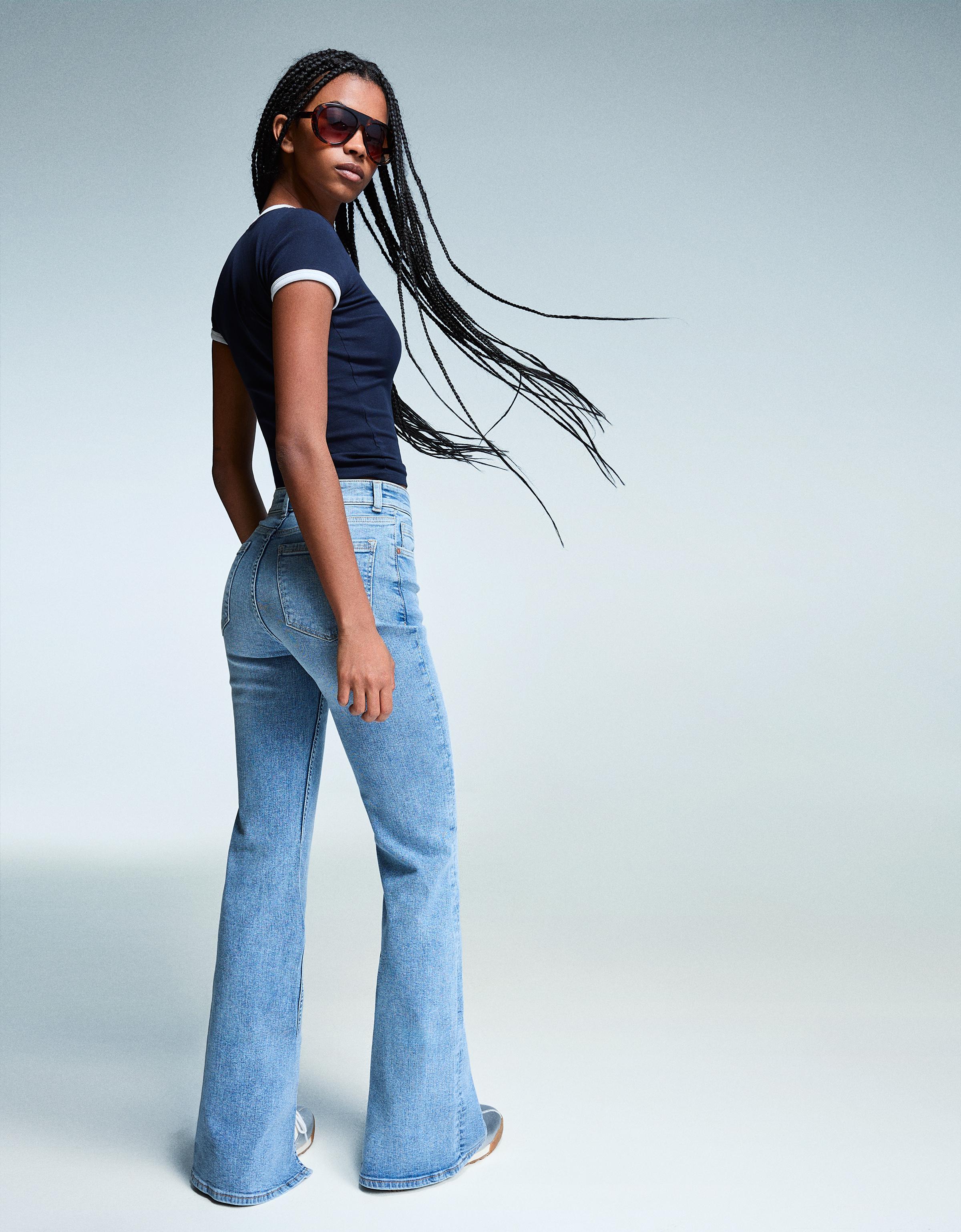 Bershka Schlagjeans Mit Schlitz Damen 36 Ausgewaschenes Blau